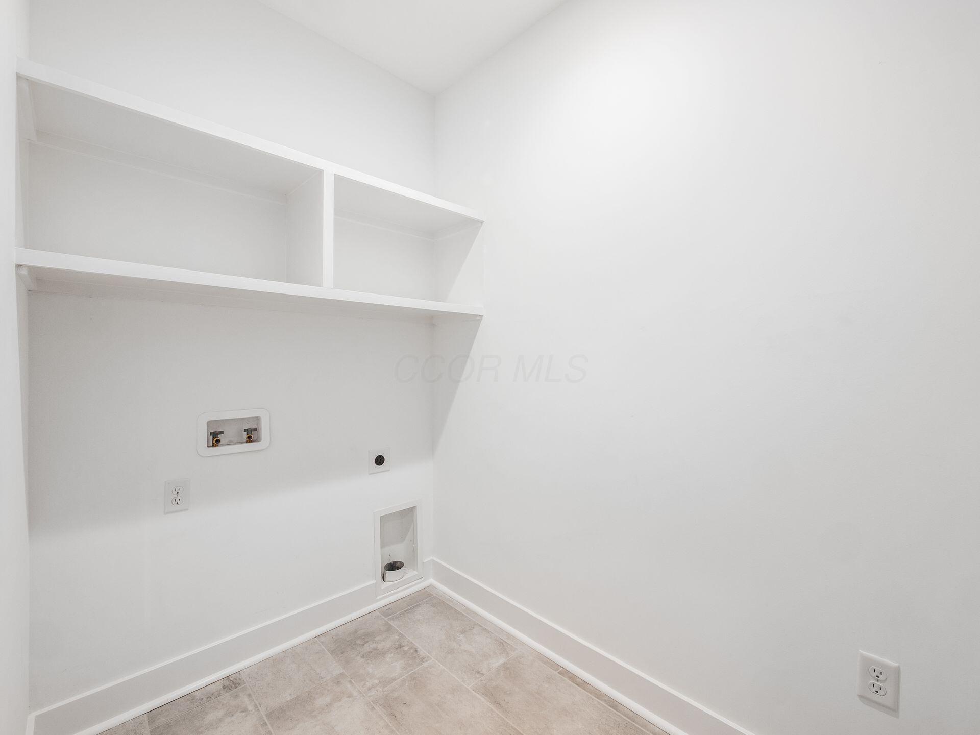 Columbus, Ohio, 43215, United States, 4 Bedrooms Bedrooms, ,4 BathroomsBathrooms,Residential,For Sale,1940716