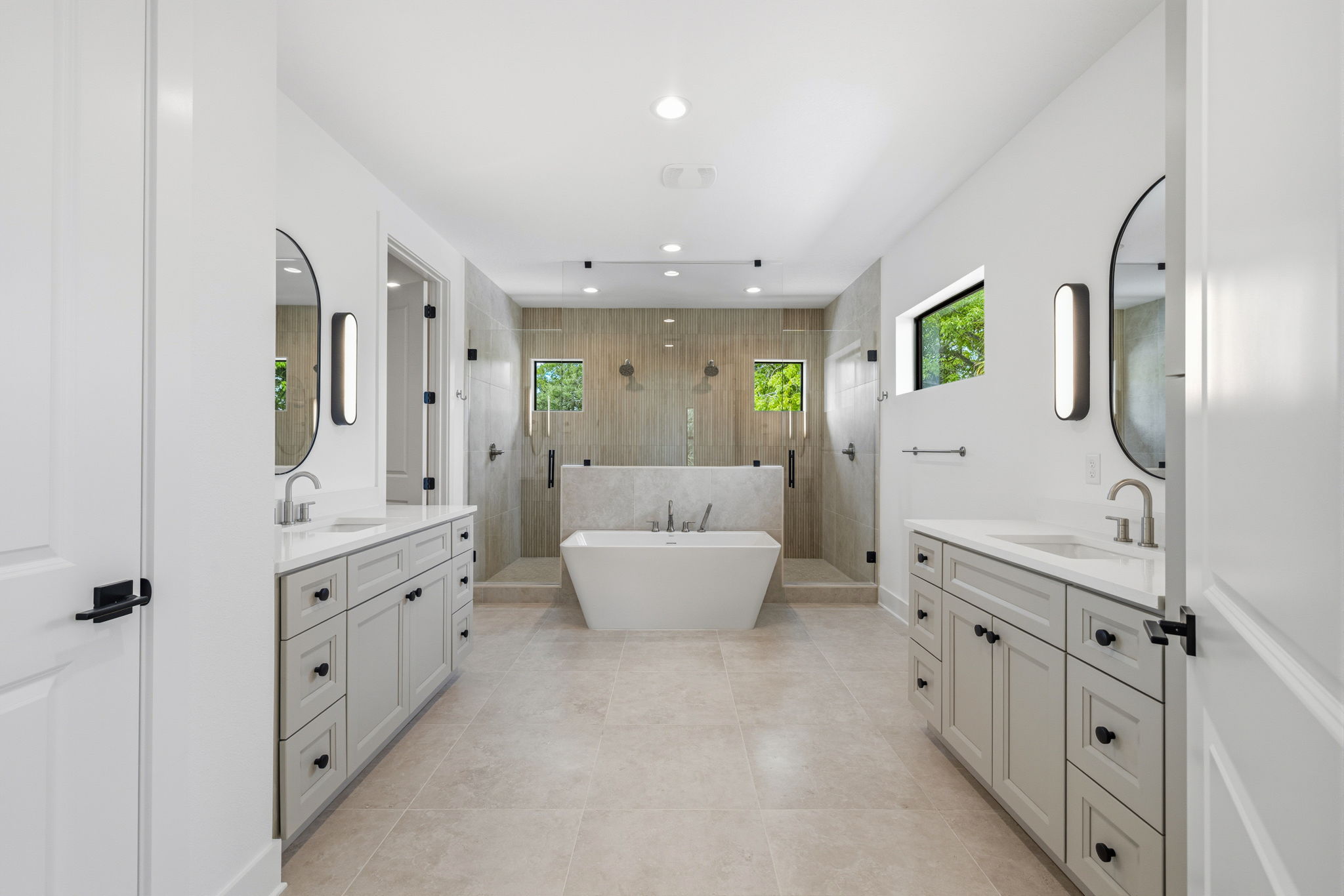 Tampa, Florida, 33611, United States, 4 Bedrooms Bedrooms, ,4 BathroomsBathrooms,Residential,For Sale,2009743
