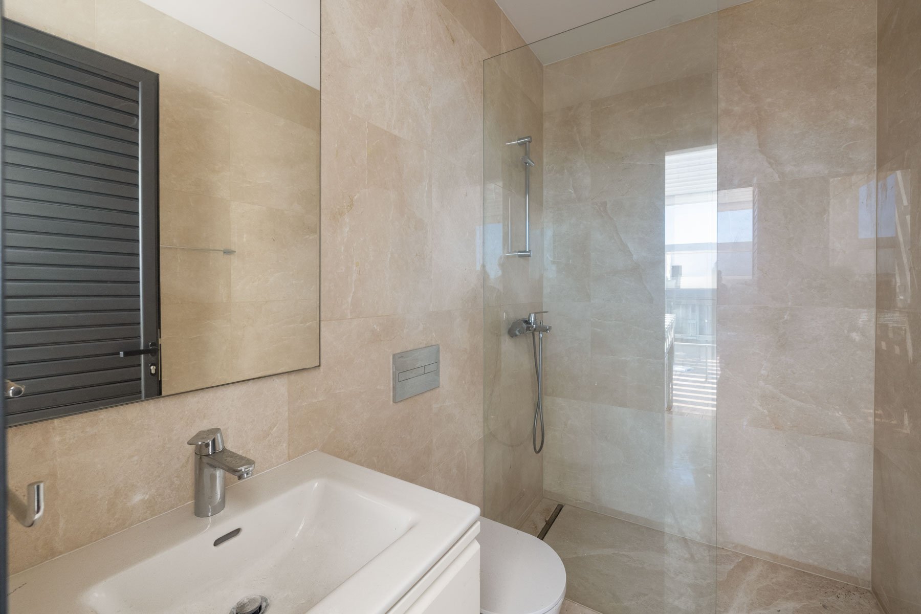  Sea-View Penthouse with Private Roof Garden in Tombs of the Kings, Pafos - 物件實景