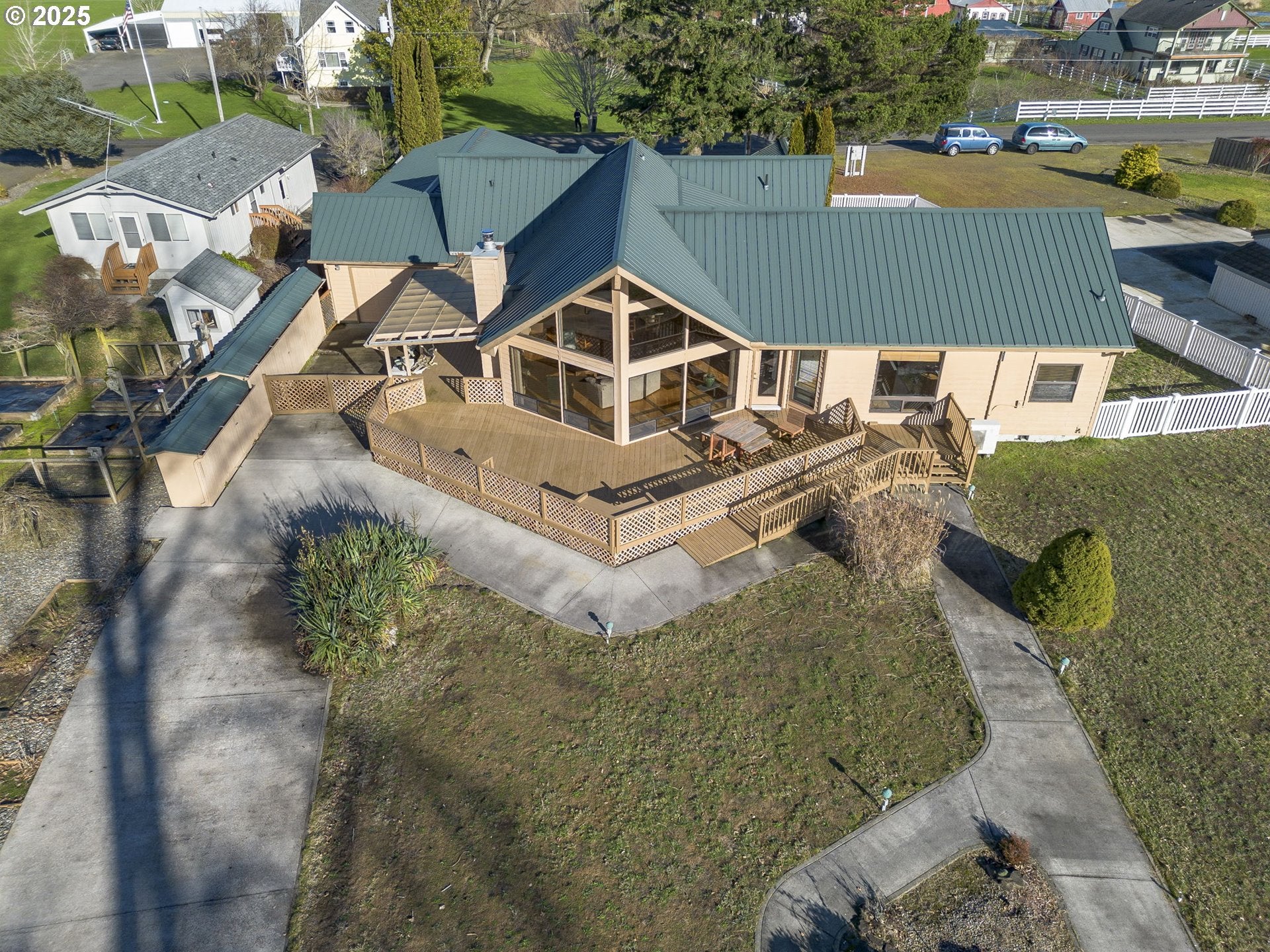 Cathlamet, Washington, 98612, United States, 3 Bedrooms Bedrooms, ,4 BathroomsBathrooms,Residential,For Sale,1975452