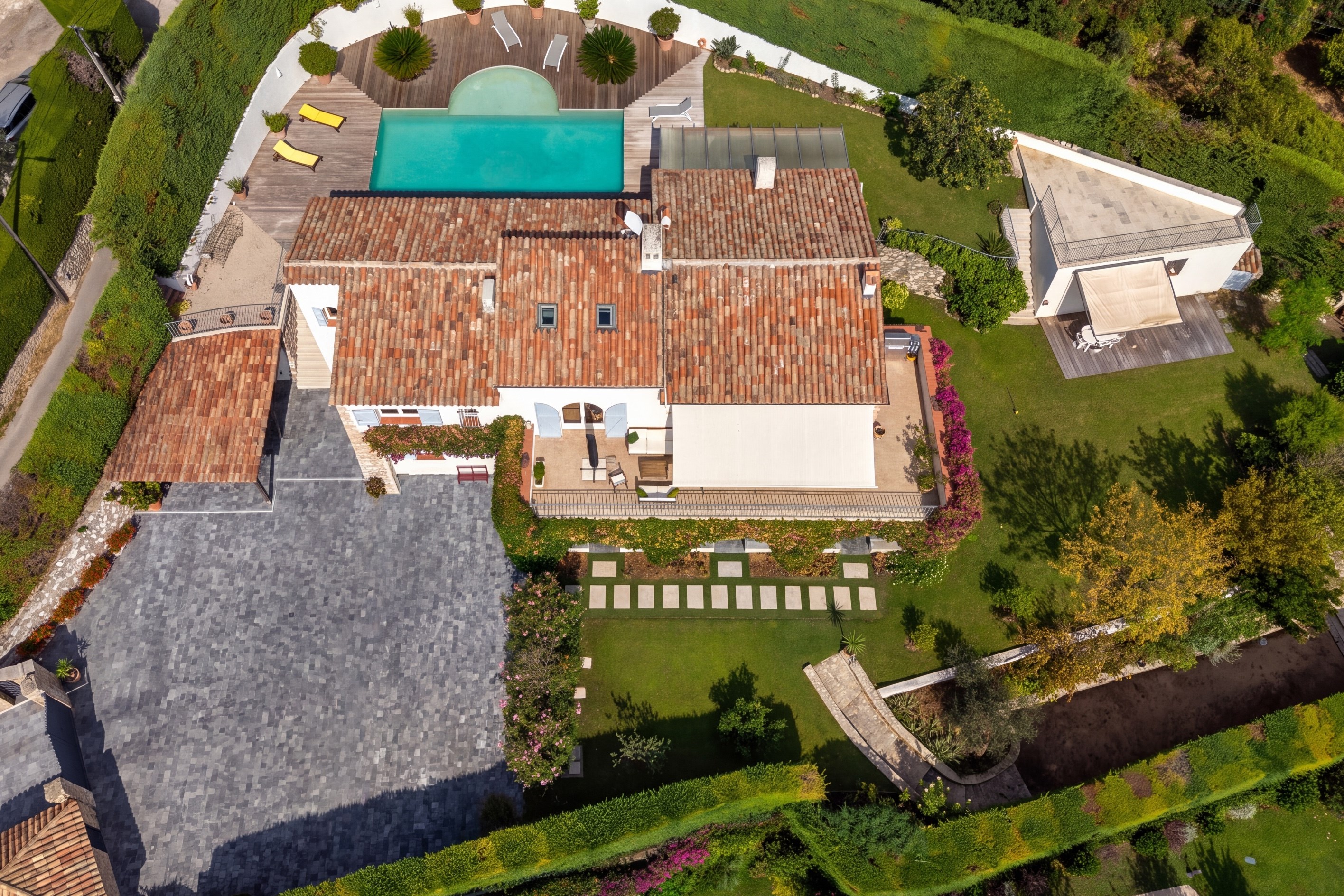  Golfe Juan, contemporary Provençal villa with pool and panoramic sea views - 物件實景
