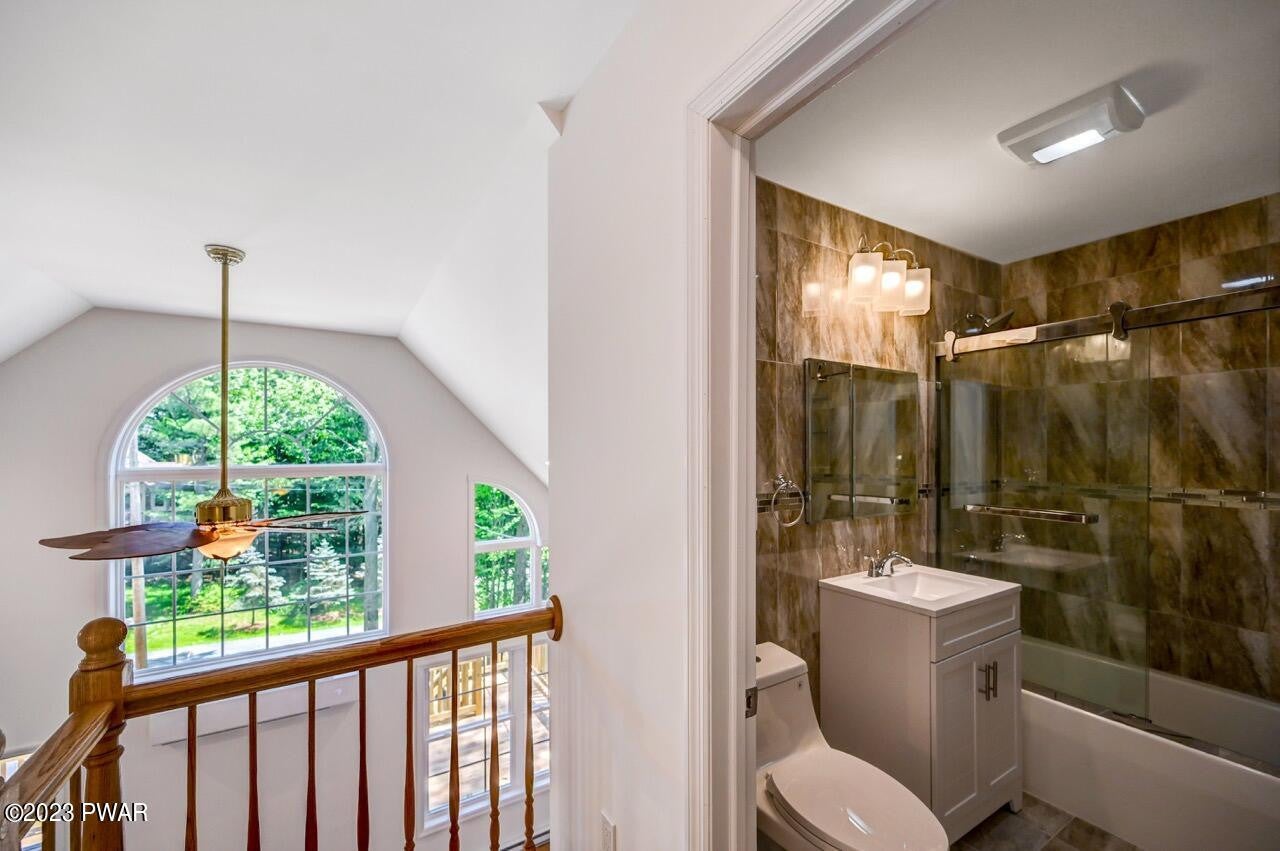 Lake Ariel, Pennsylvania, 18436, United States, 4 Bedrooms Bedrooms, ,4 BathroomsBathrooms,Residential,For Sale,1878609
