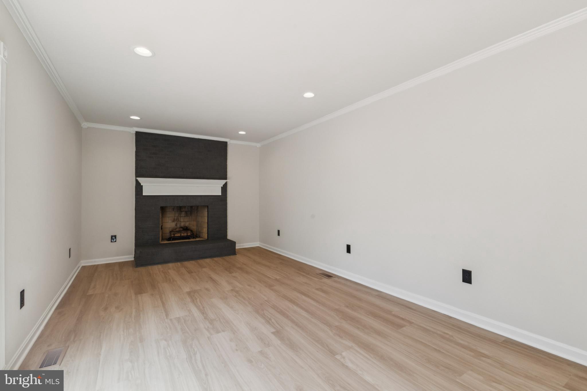 Fairfax, Virginia, 22030, United States, 4 Bedrooms Bedrooms, ,4 BathroomsBathrooms,Residential,For Sale,1978960