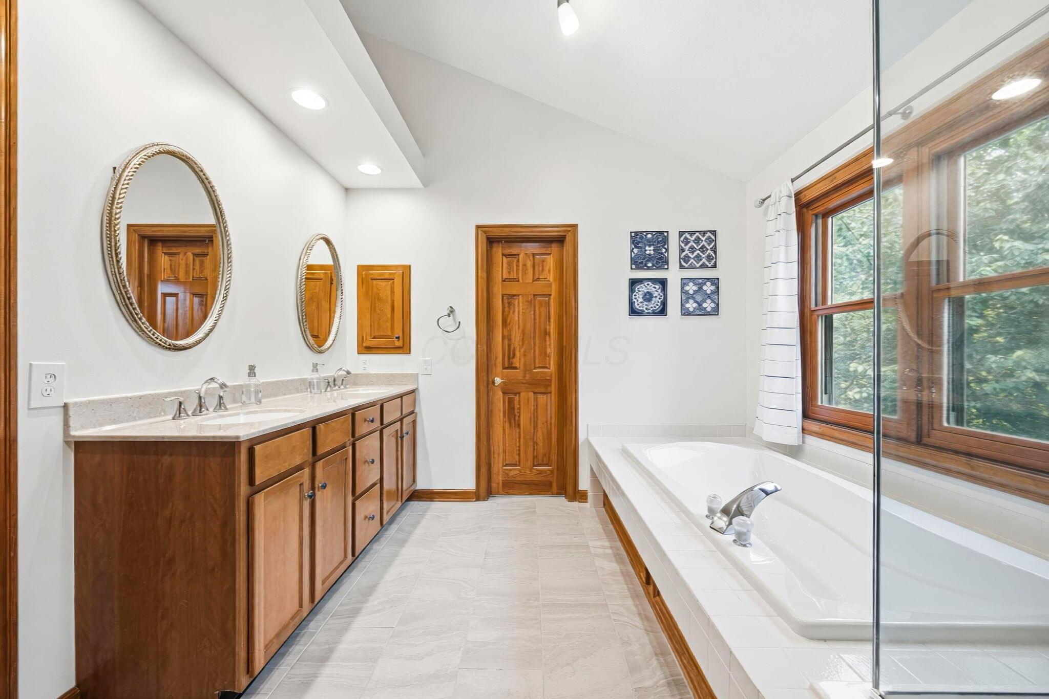Lewis Center, Ohio, 43035, United States, 4 Bedrooms Bedrooms, ,2 BathroomsBathrooms,Residential,For Sale,2048697