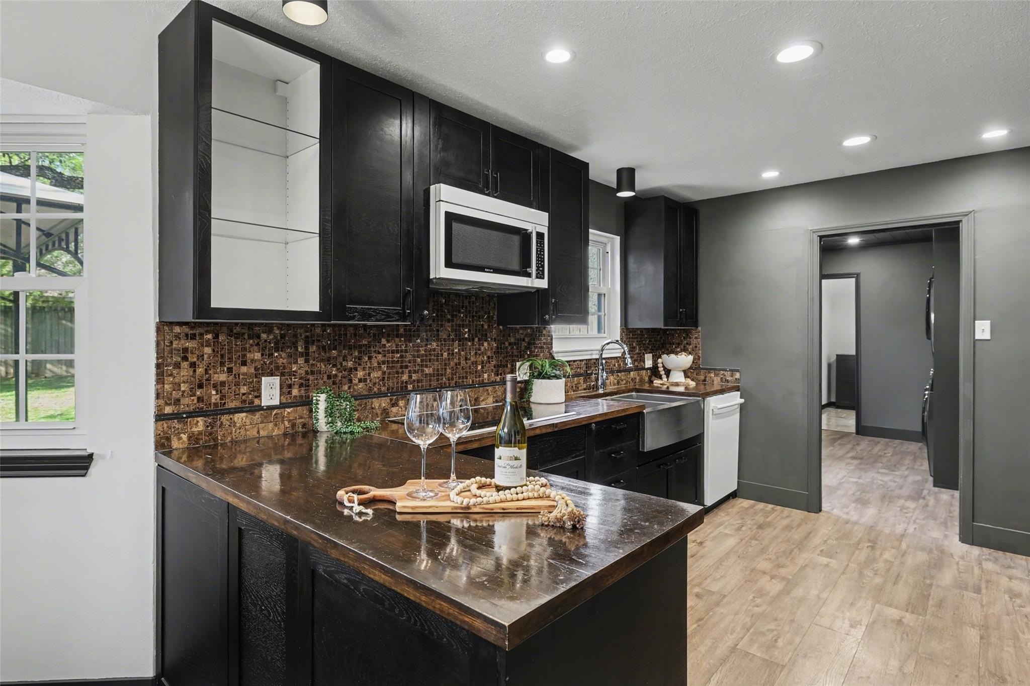 Georgetown, Texas, 78628, United States, 4 Bedrooms Bedrooms, ,3 BathroomsBathrooms,Residential,For Sale,2006153