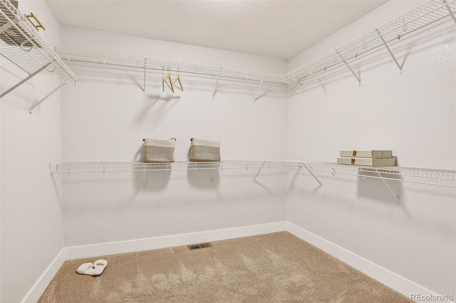 Aurora, Colorado, 80013, United States, 5 Bedrooms Bedrooms, ,3 BathroomsBathrooms,Residential,For Sale,2001899