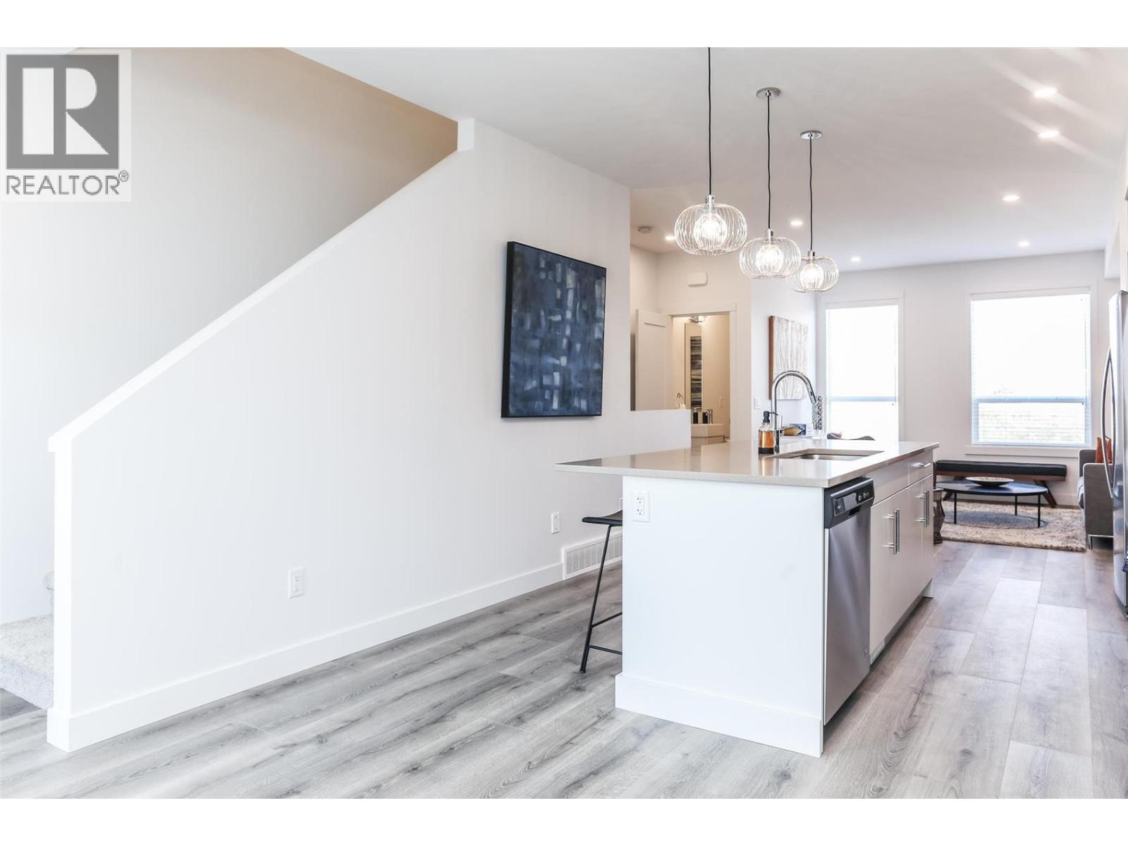 KELOWNA, British Columbia, V1V 0H2, CA, 3 Bedrooms Bedrooms, ,2 BathroomsBathrooms,Residential,For Sale,1961445