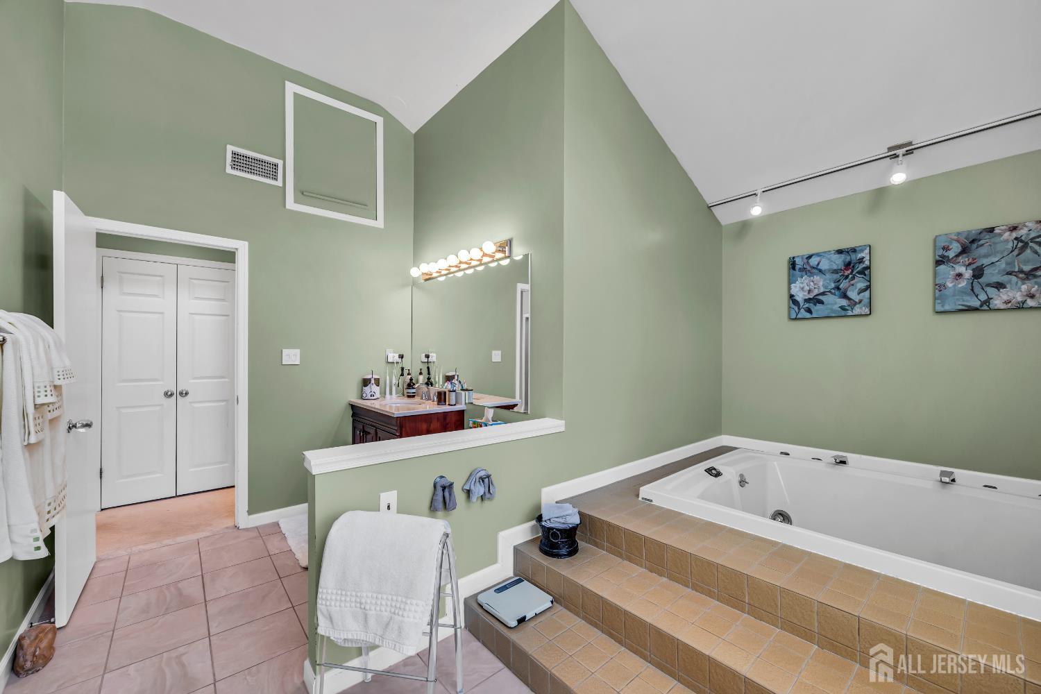 East Brunswick, New Jersey, 08816, United States, 5 Bedrooms Bedrooms, ,5 BathroomsBathrooms,Residential,For Sale,1850220