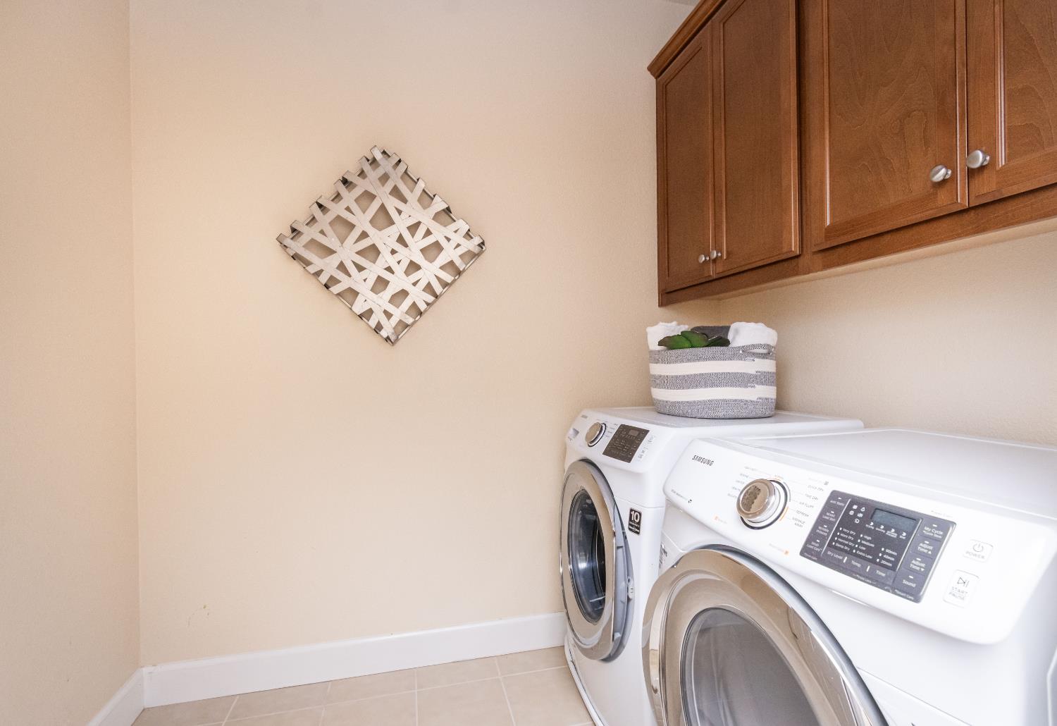 Folsom, California, 95630, United States, 4 Bedrooms Bedrooms, ,3 BathroomsBathrooms,Residential,For Sale,2000807