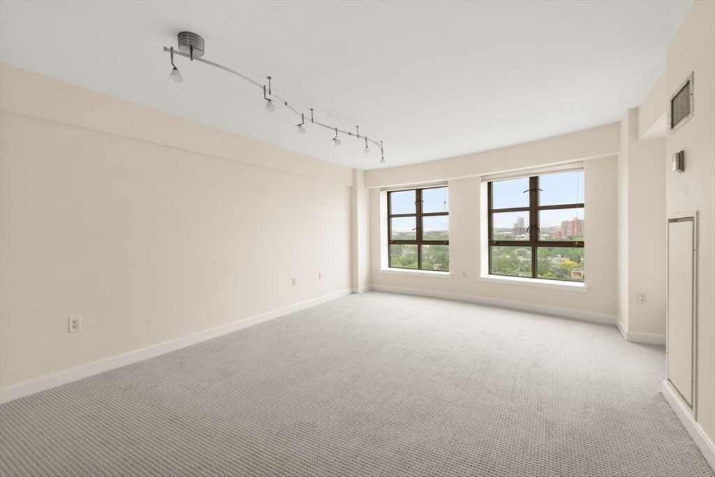 Cambridge, Massachusetts, 02139, United States, 1 Bedroom Bedrooms, ,2 BathroomsBathrooms,Residential,For Sale,1866549