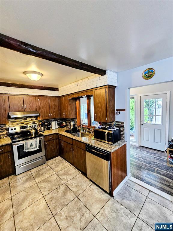 Clifton, New Jersey, 07012, United States, 6 Bedrooms Bedrooms, ,4 BathroomsBathrooms,Residential,For Sale,1984082