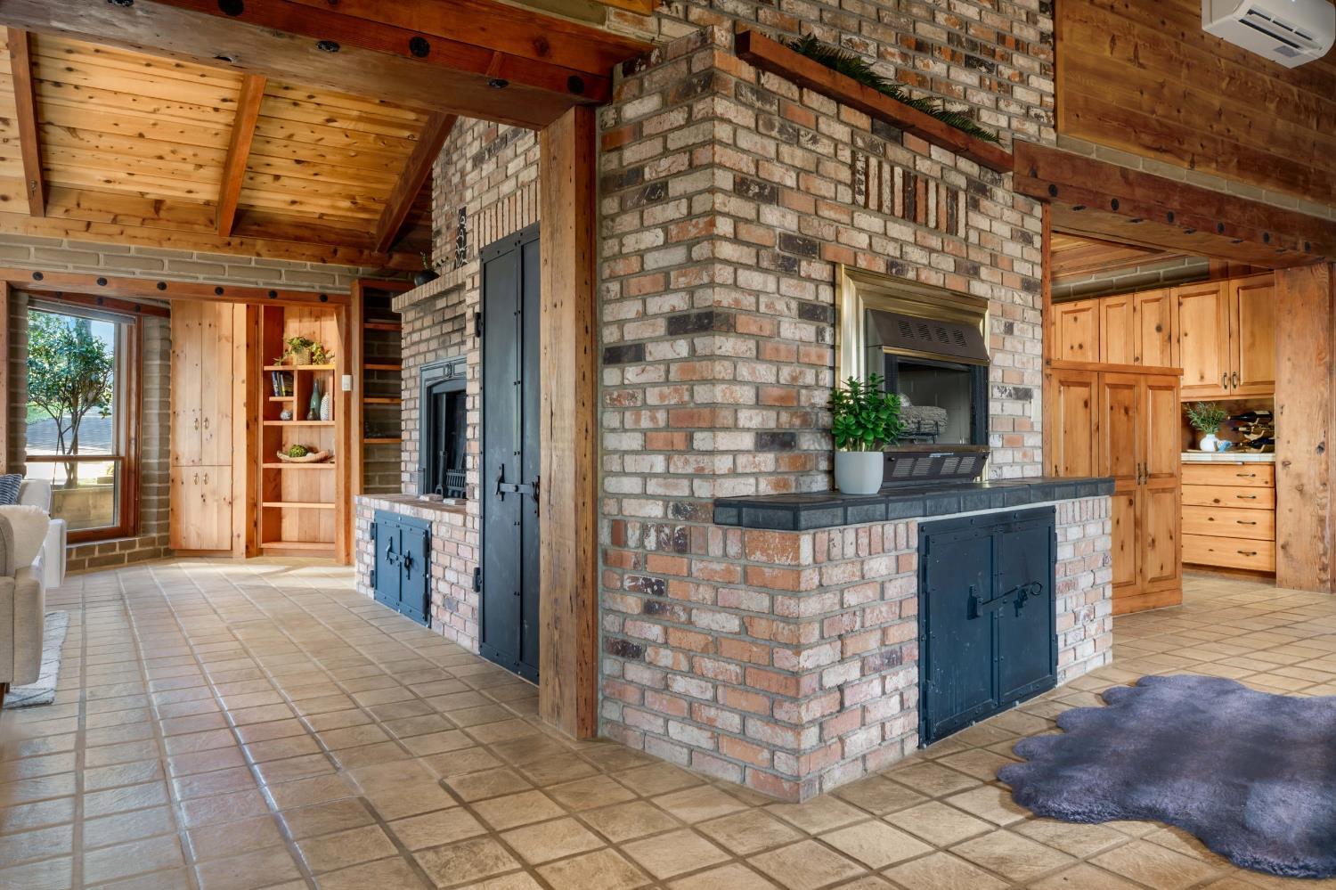 Grass Valley, California, 95949, United States, 3 Bedrooms Bedrooms, ,5 BathroomsBathrooms,Residential,For Sale,2006343