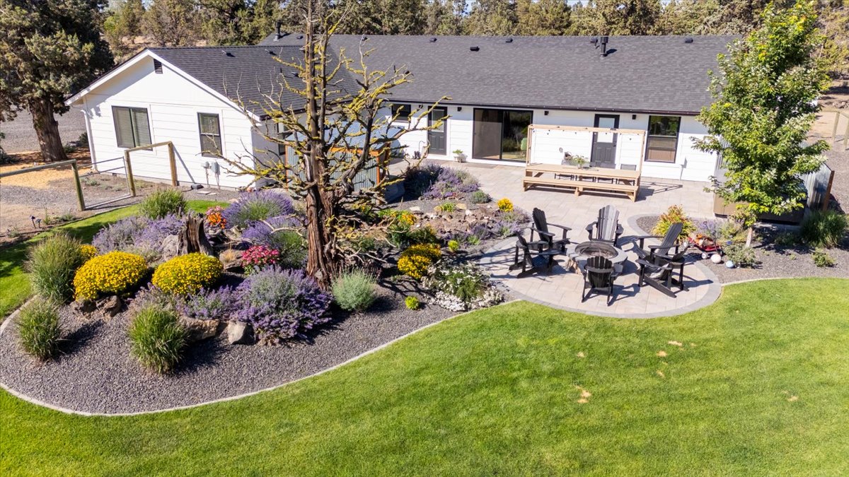 Redmond, Oregon, 97756, United States, 4 Bedrooms Bedrooms, ,3 BathroomsBathrooms,Residential,For Sale,1901092