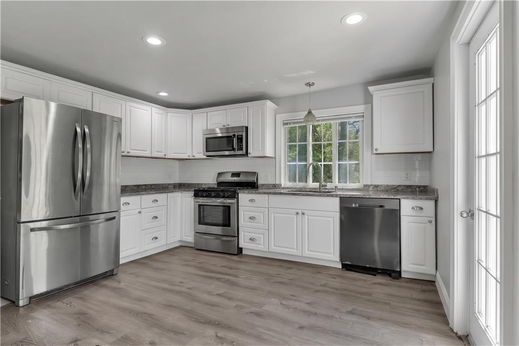 Cumberland, Rhode Island, 02864, United States, 5 Bedrooms Bedrooms, ,4 BathroomsBathrooms,Residential,For Sale,2048135