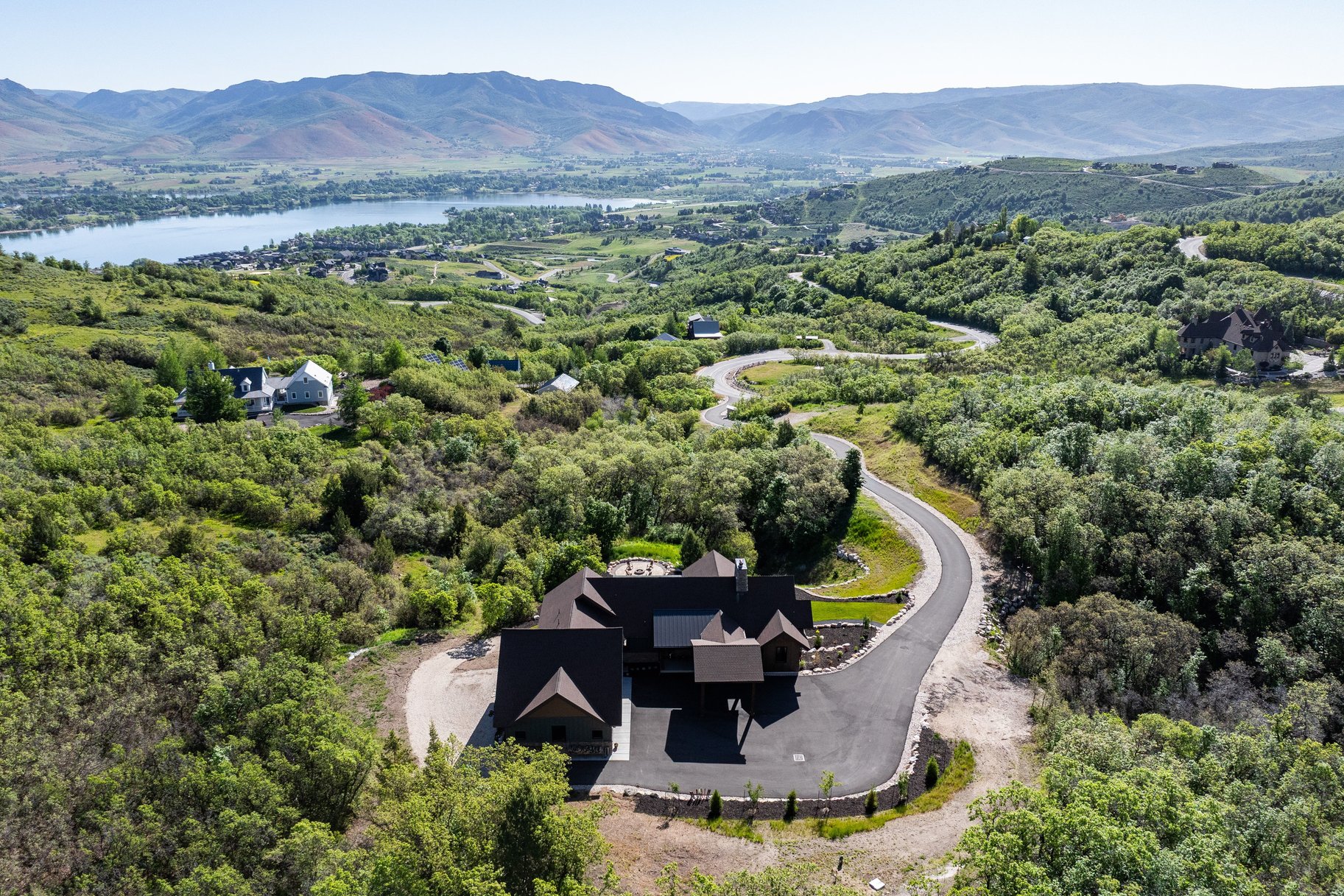  Welcome to a Private Mountain Luxury Retreat on Iconic Old Snowbasin Road - 物件實景