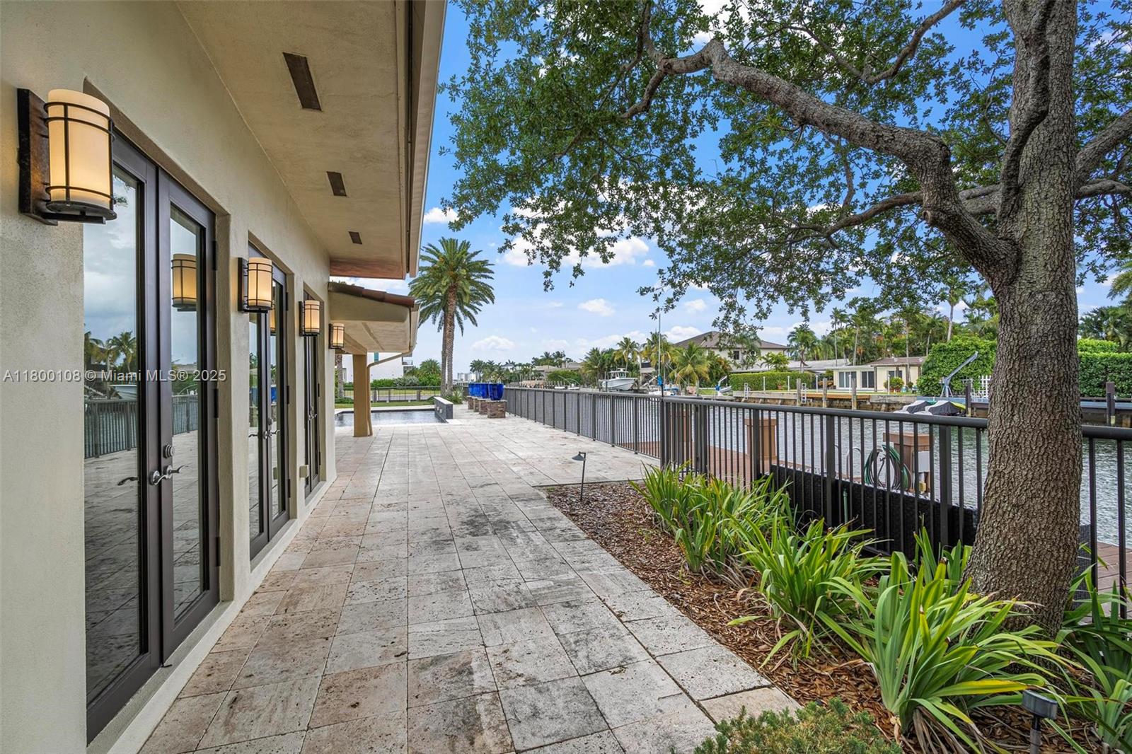 North Miami, Florida, 33181, United States, 5 Bedrooms Bedrooms, ,5 BathroomsBathrooms,Residential,For Sale,1804760