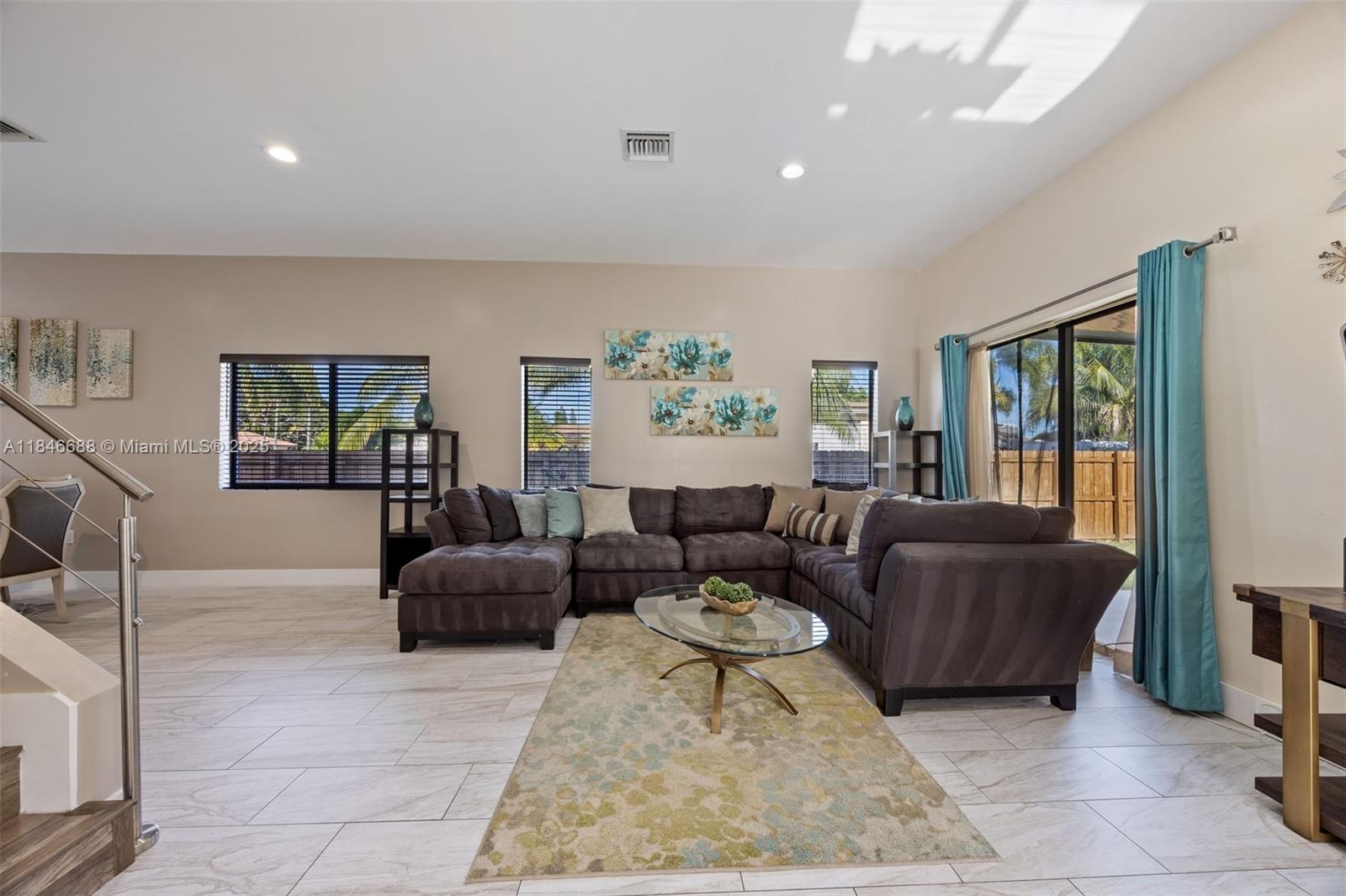 West Park, Florida, 33023, United States, 5 Bedrooms Bedrooms, ,4 BathroomsBathrooms,Residential,For Sale,1907541
