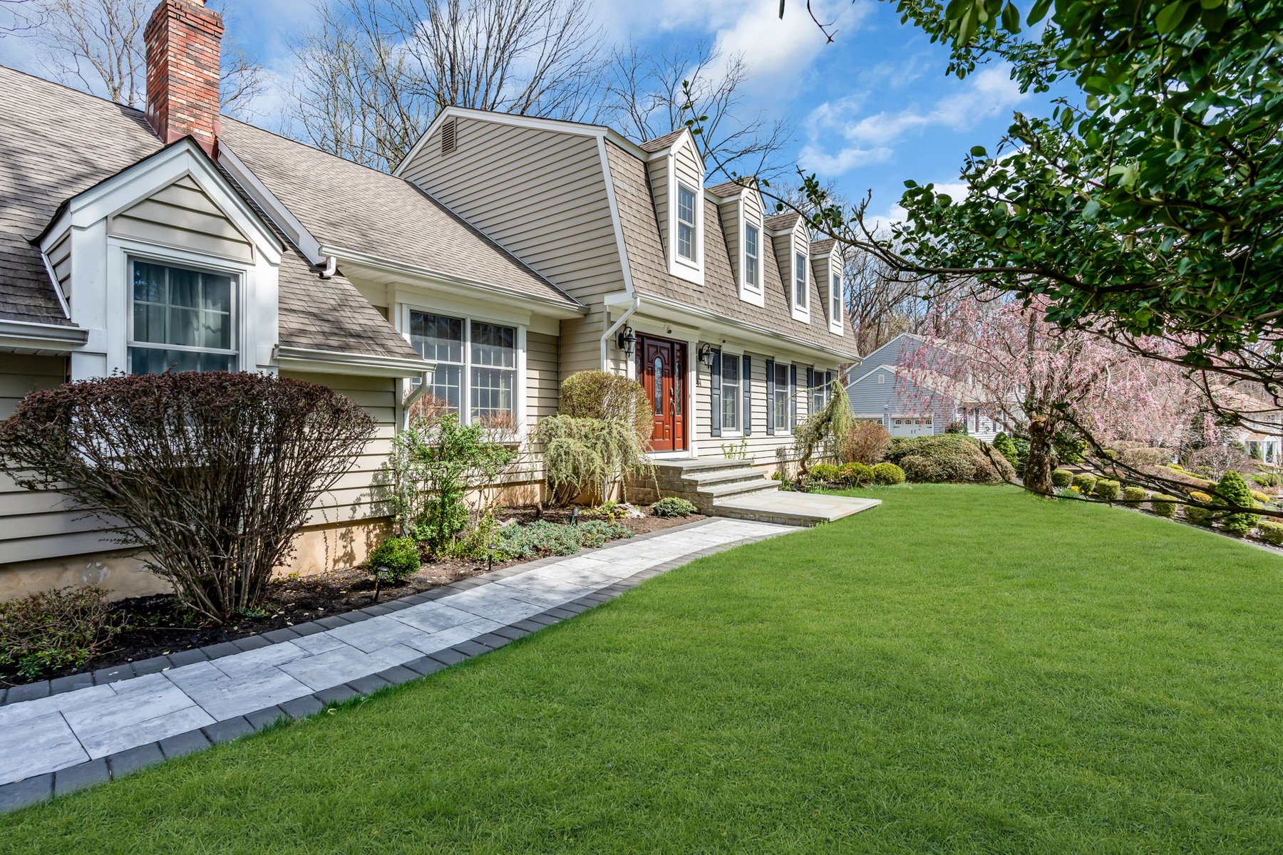  Spacious Middletown Colonial with Updates - 物件實景