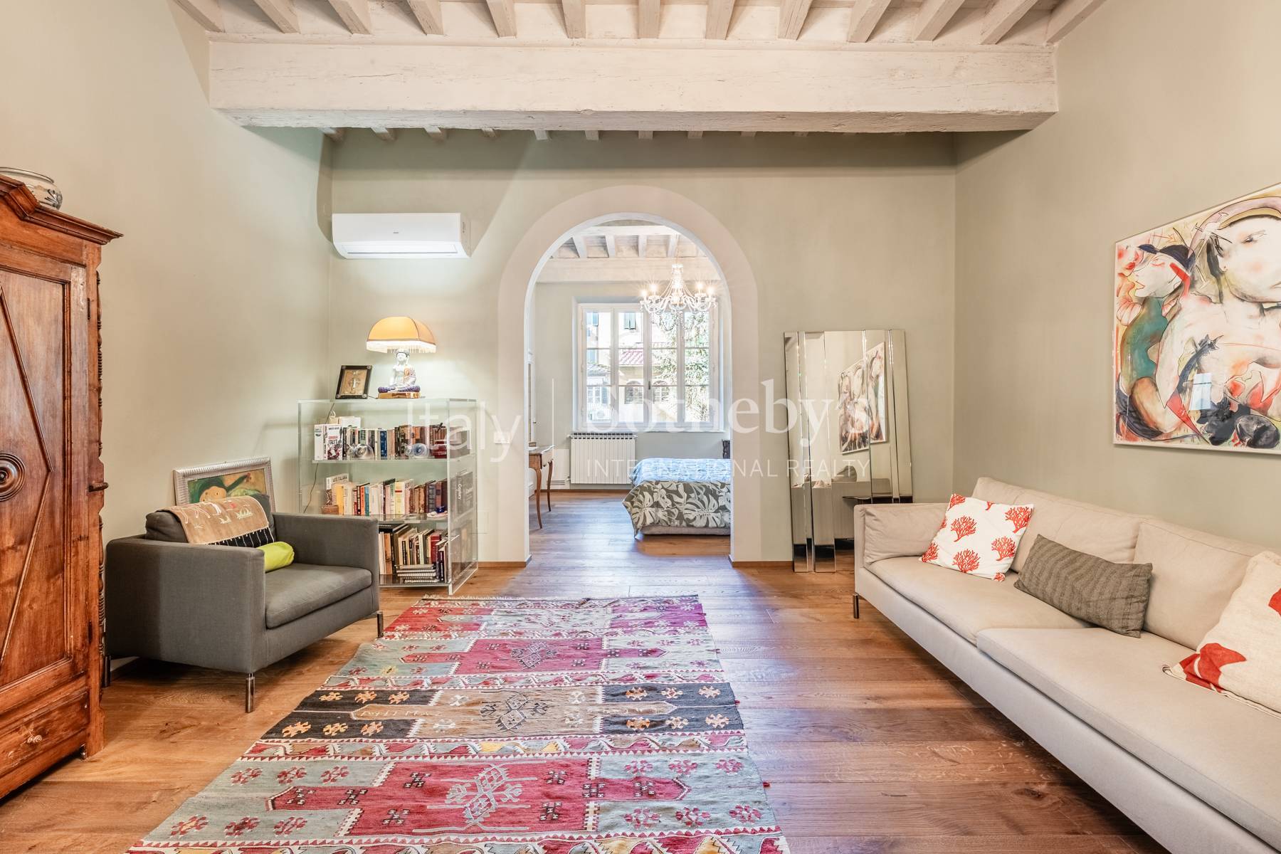  Elegant renovated residence of distinctive charm - 物件實景