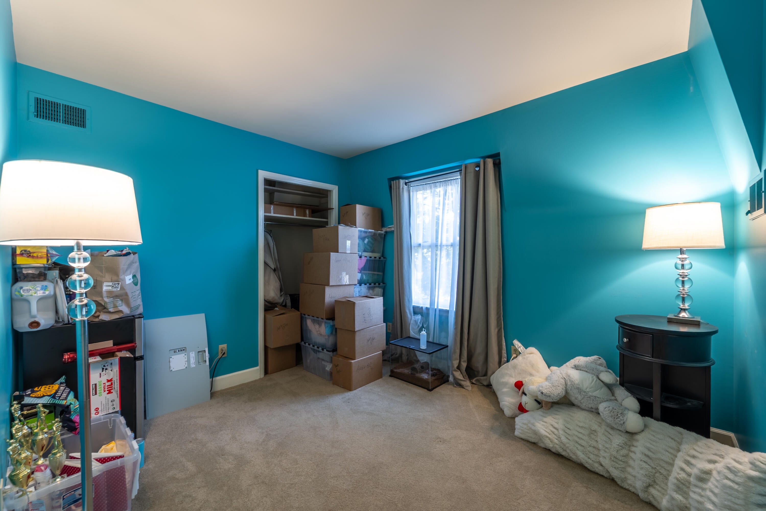 Lexington, Kentucky, 40502, United States, 4 Bedrooms Bedrooms, ,4 BathroomsBathrooms,Residential,For Sale,1976316