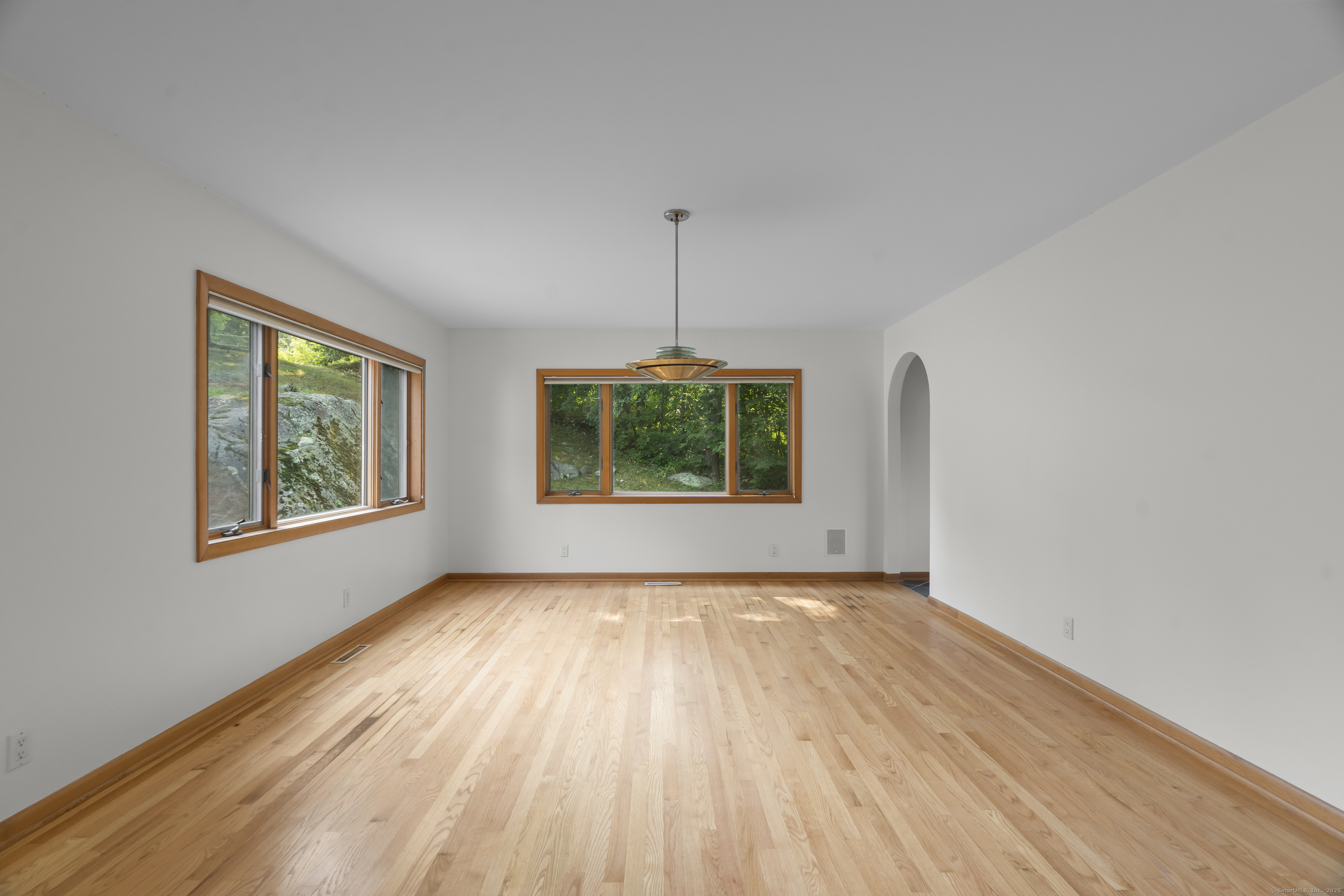 Branford, Connecticut, 06405, United States, 3 Bedrooms Bedrooms, ,3 BathroomsBathrooms,Residential,For Sale,1912319