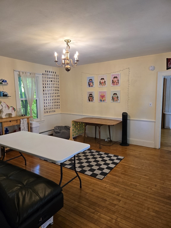 Amherst, Massachusetts, 01002, United States, 5 Bedrooms Bedrooms, ,2 BathroomsBathrooms,Residential,For Sale,1979386