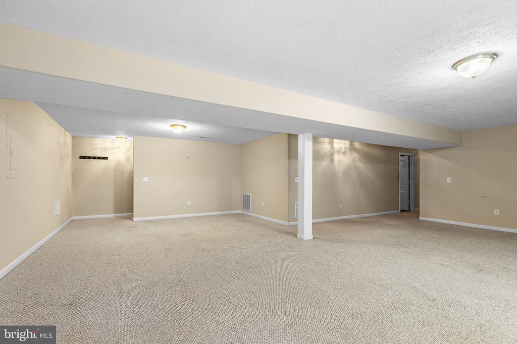 Fredericksburg, Virginia, 22401, United States, 5 Bedrooms Bedrooms, ,3 BathroomsBathrooms,Residential,For Sale,1920807