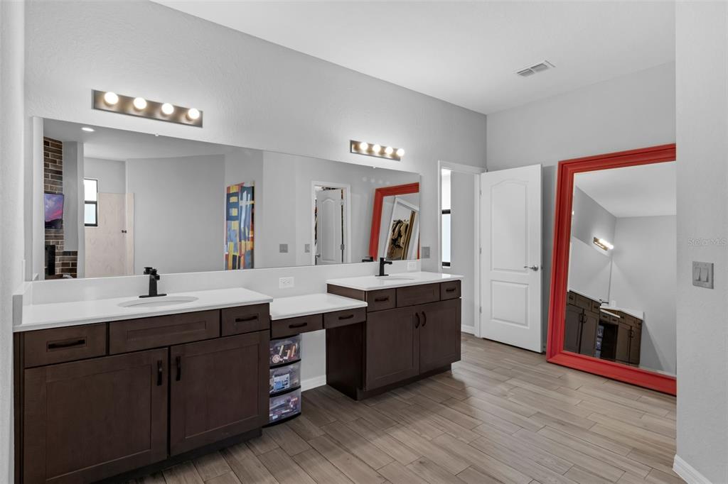 Lakeland, Florida, 33813, United States, 4 Bedrooms Bedrooms, ,3 BathroomsBathrooms,Residential,For Sale,1828296