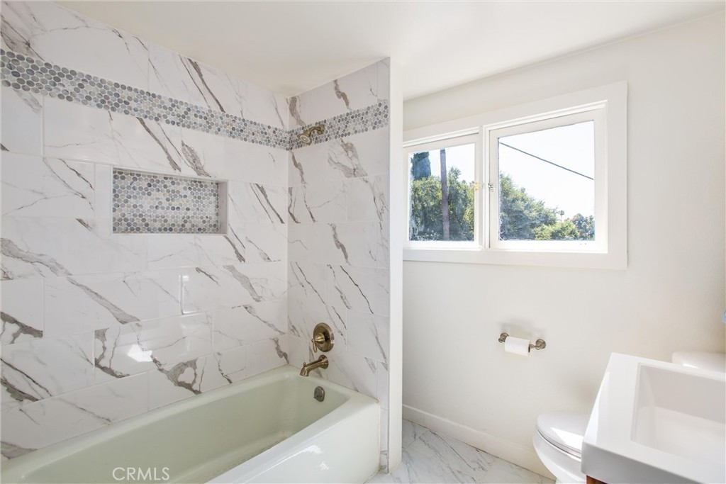 Redlands, California, 92373, United States, 5 Bedrooms Bedrooms, ,4 BathroomsBathrooms,Residential,For Sale,1982163