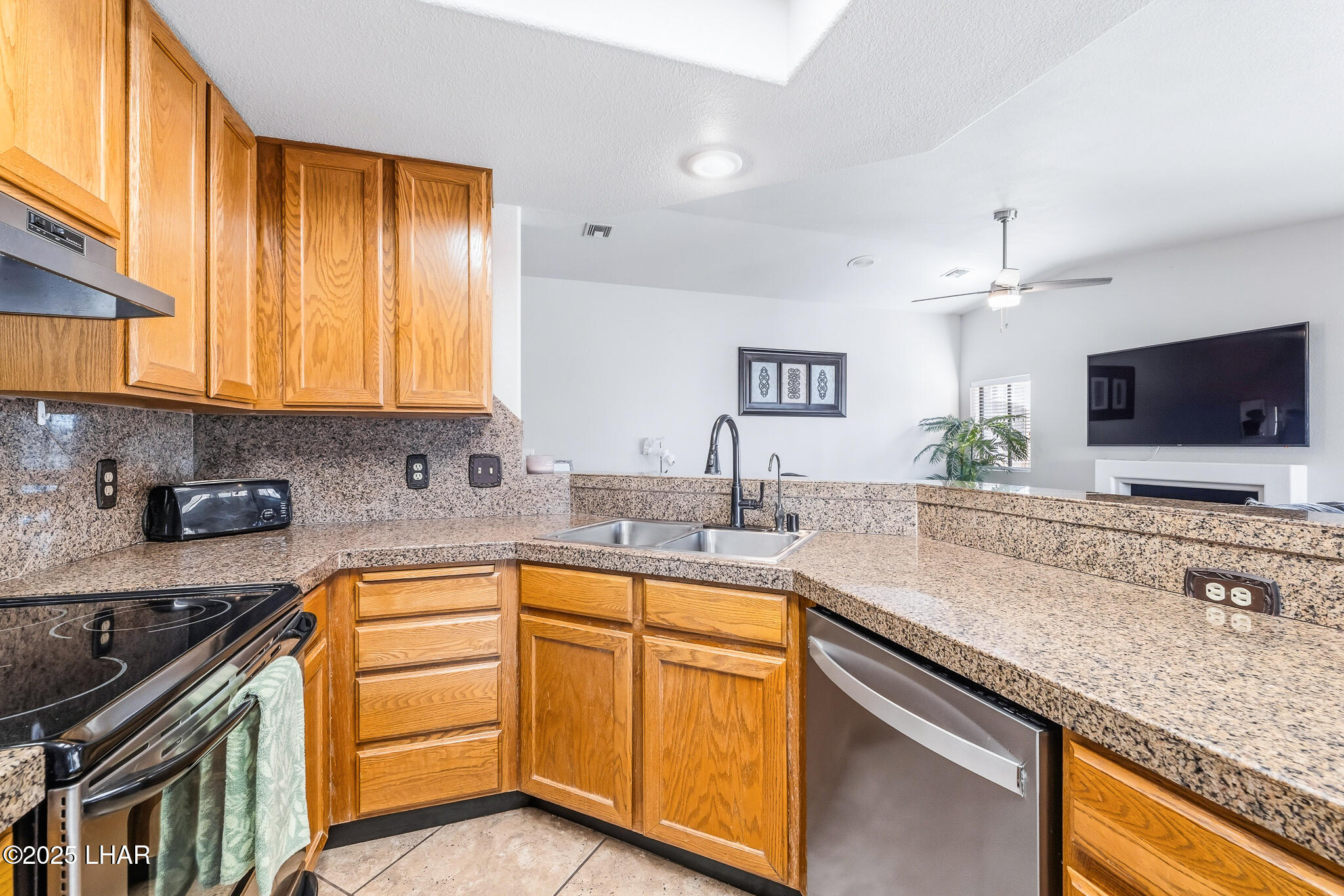 Lake Havasu City, Arizona, 86404, United States, 4 Bedrooms Bedrooms, ,2 BathroomsBathrooms,Residential,For Sale,2002177