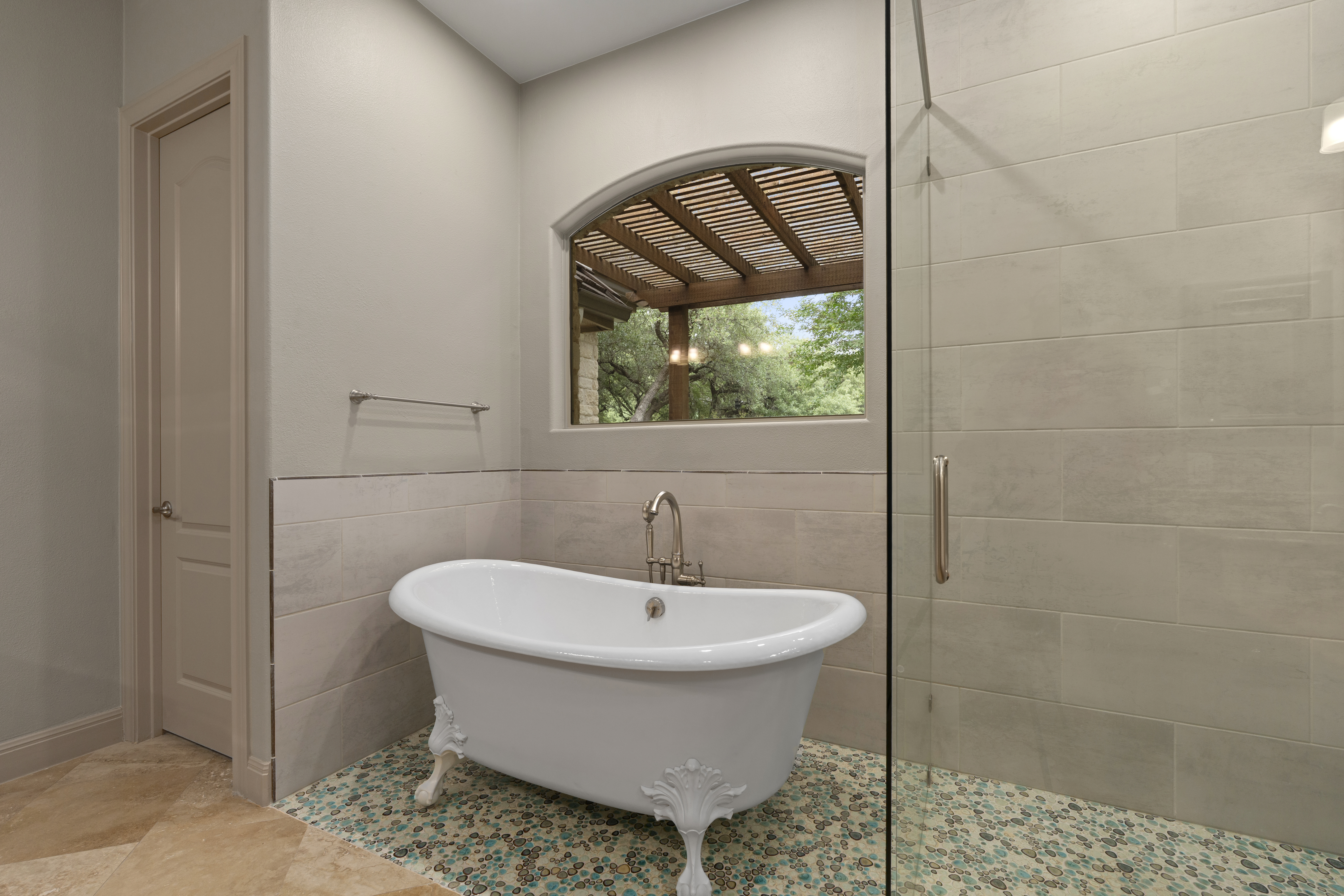  Stunning Single-Story Retreat on Greenbelt - 物件實景