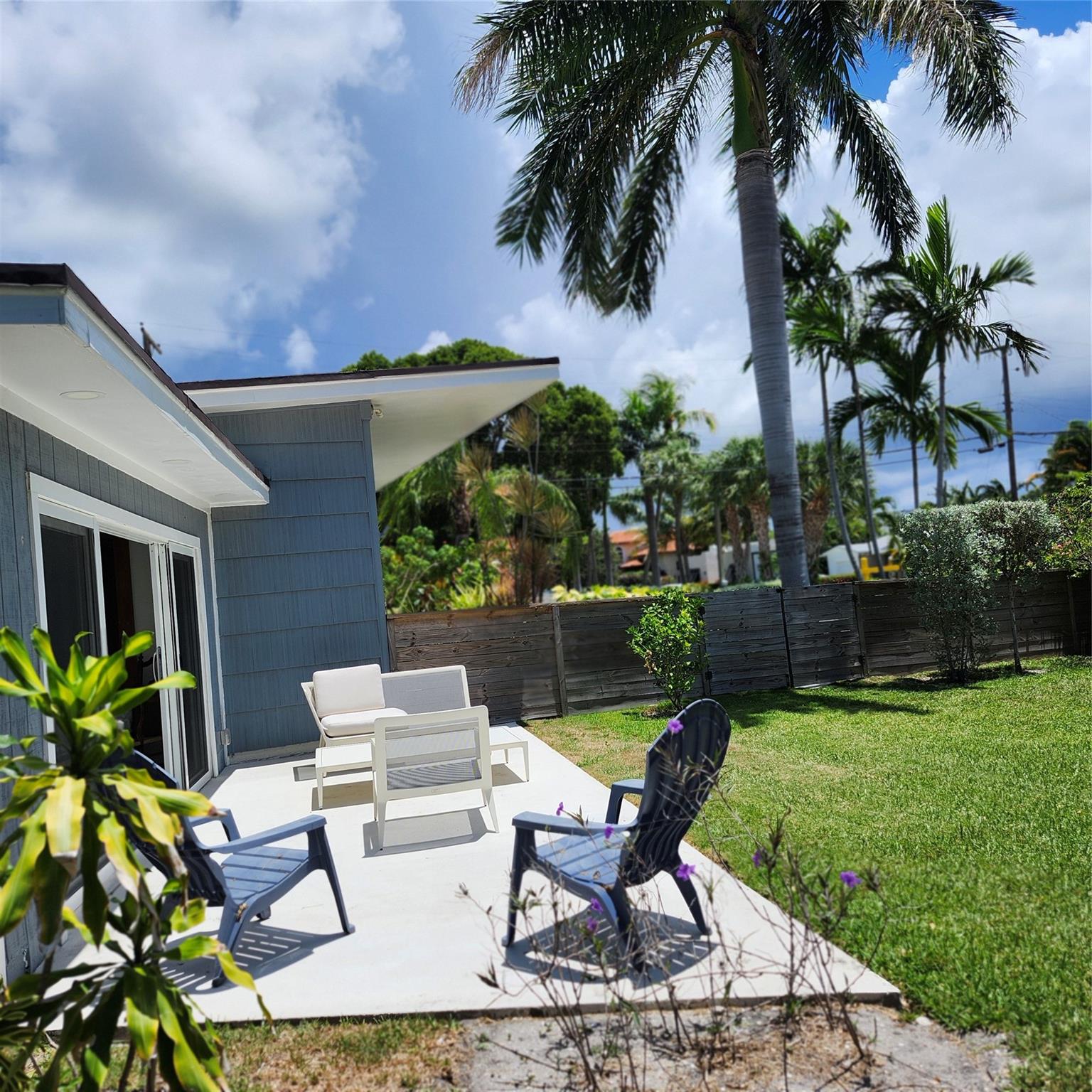 Lake Worth, Florida, 33460, United States, 2 Bedrooms Bedrooms, ,2 BathroomsBathrooms,Residential,For Sale,1942994