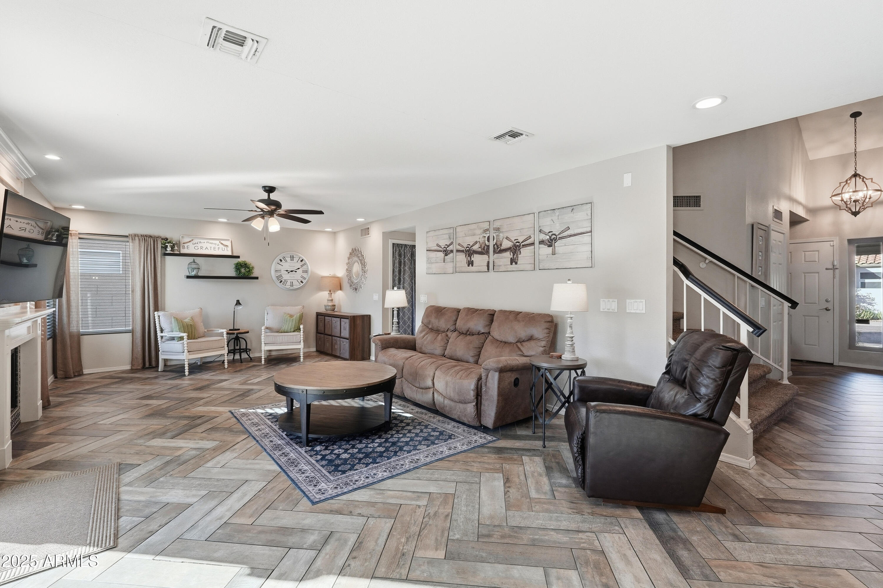 Gilbert, Arizona, 85234, United States, 4 Bedrooms Bedrooms, ,3 BathroomsBathrooms,Residential,For Sale,1997070