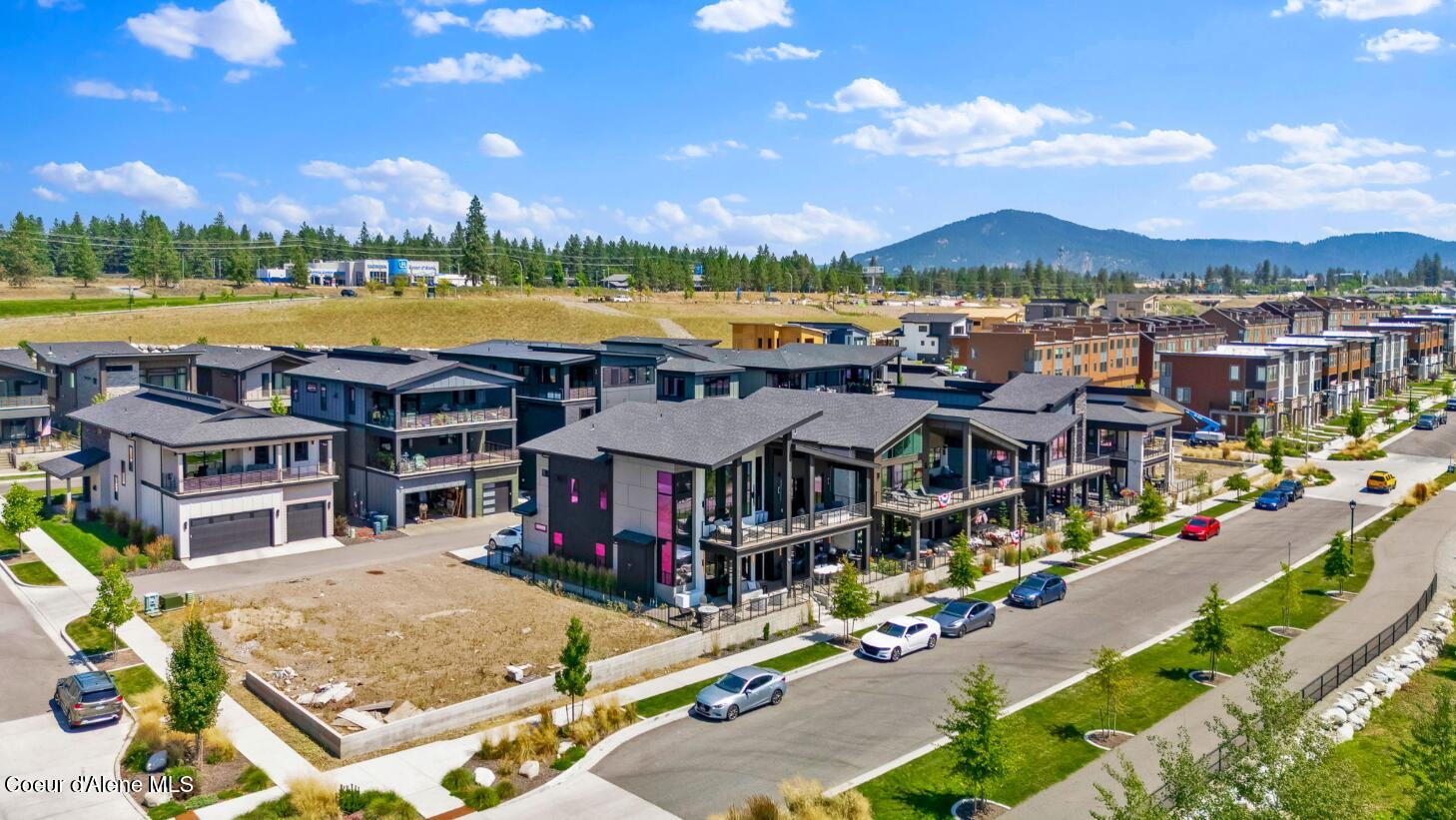 Coeur D'alene, Idaho, 83814, United States, 4 Bedrooms Bedrooms, ,4 BathroomsBathrooms,Residential,For Sale,1927385