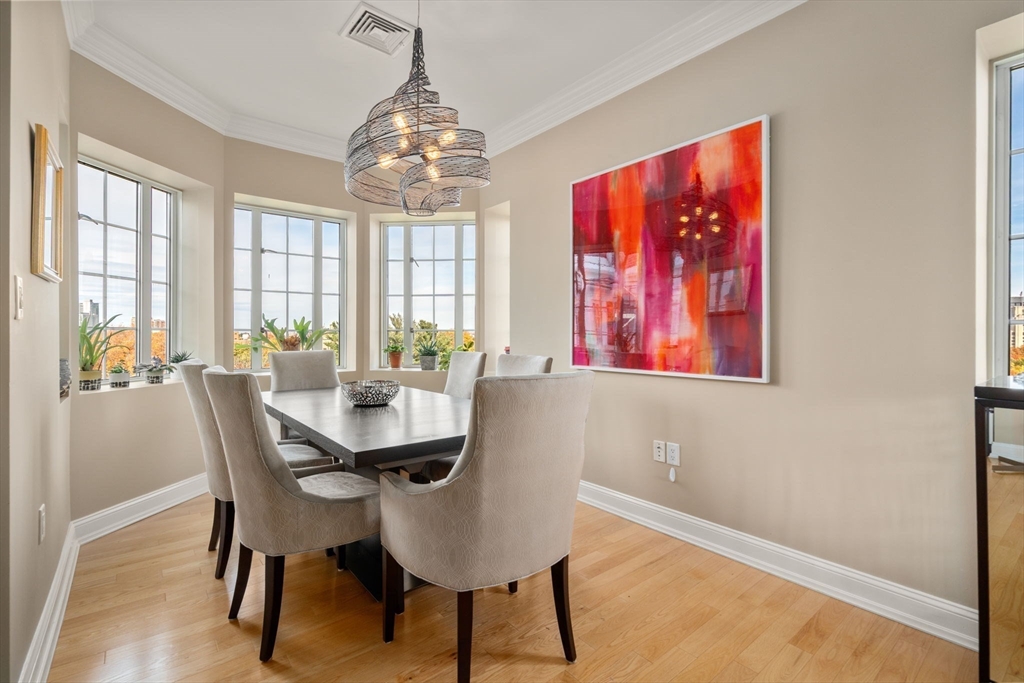 Brookline, Massachusetts, 02446, United States, 3 Bedrooms Bedrooms, ,3 BathroomsBathrooms,Residential,For Sale,1991911