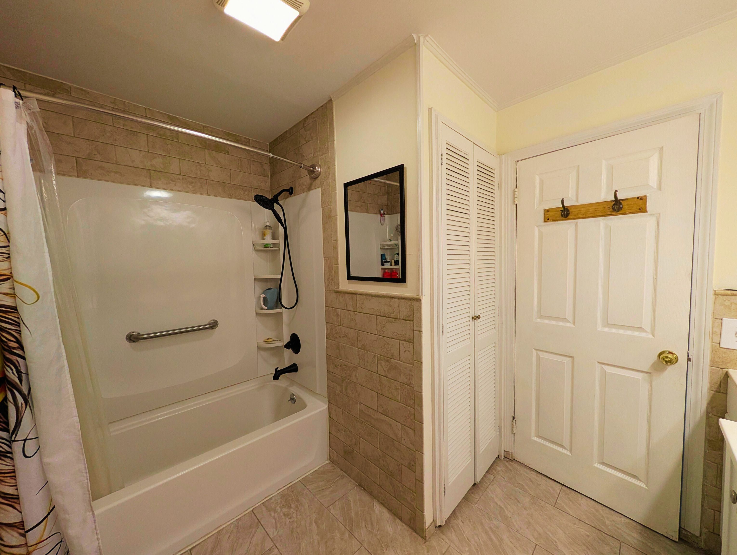 Shelton, Connecticut, 06484, United States, 3 Bedrooms Bedrooms, ,2 BathroomsBathrooms,Residential,For Sale,1996046