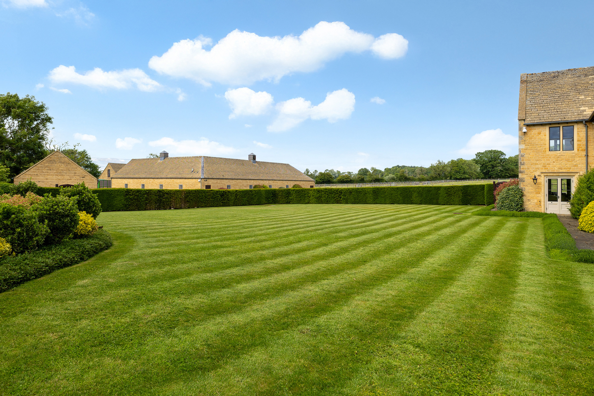  An Impressive Country Estate with Indoor Pool and Equestrian Facilities - 物件實景