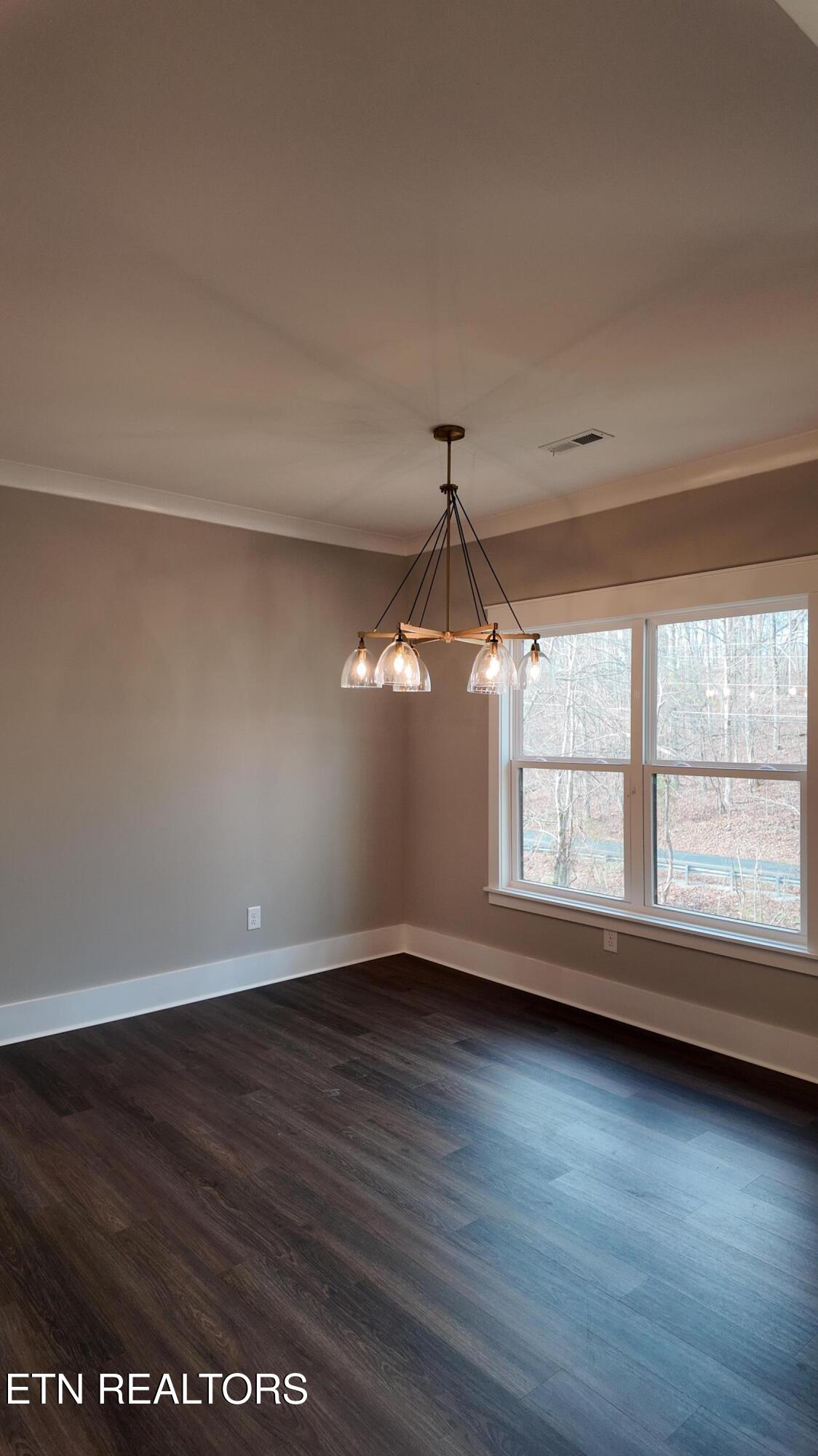 Loudon, Tennessee, 37774, United States, 4 Bedrooms Bedrooms, ,3 BathroomsBathrooms,Residential,For Sale,1981899