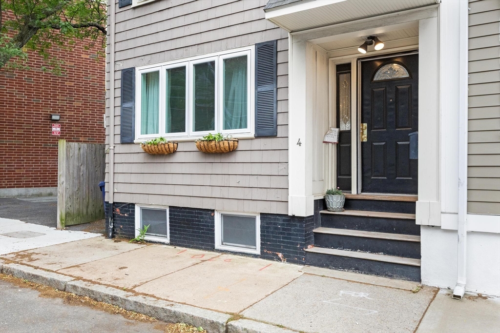 Boston, Massachusetts, 02129, United States, 5 Bedrooms Bedrooms, ,2 BathroomsBathrooms,Residential,For Sale,1890648