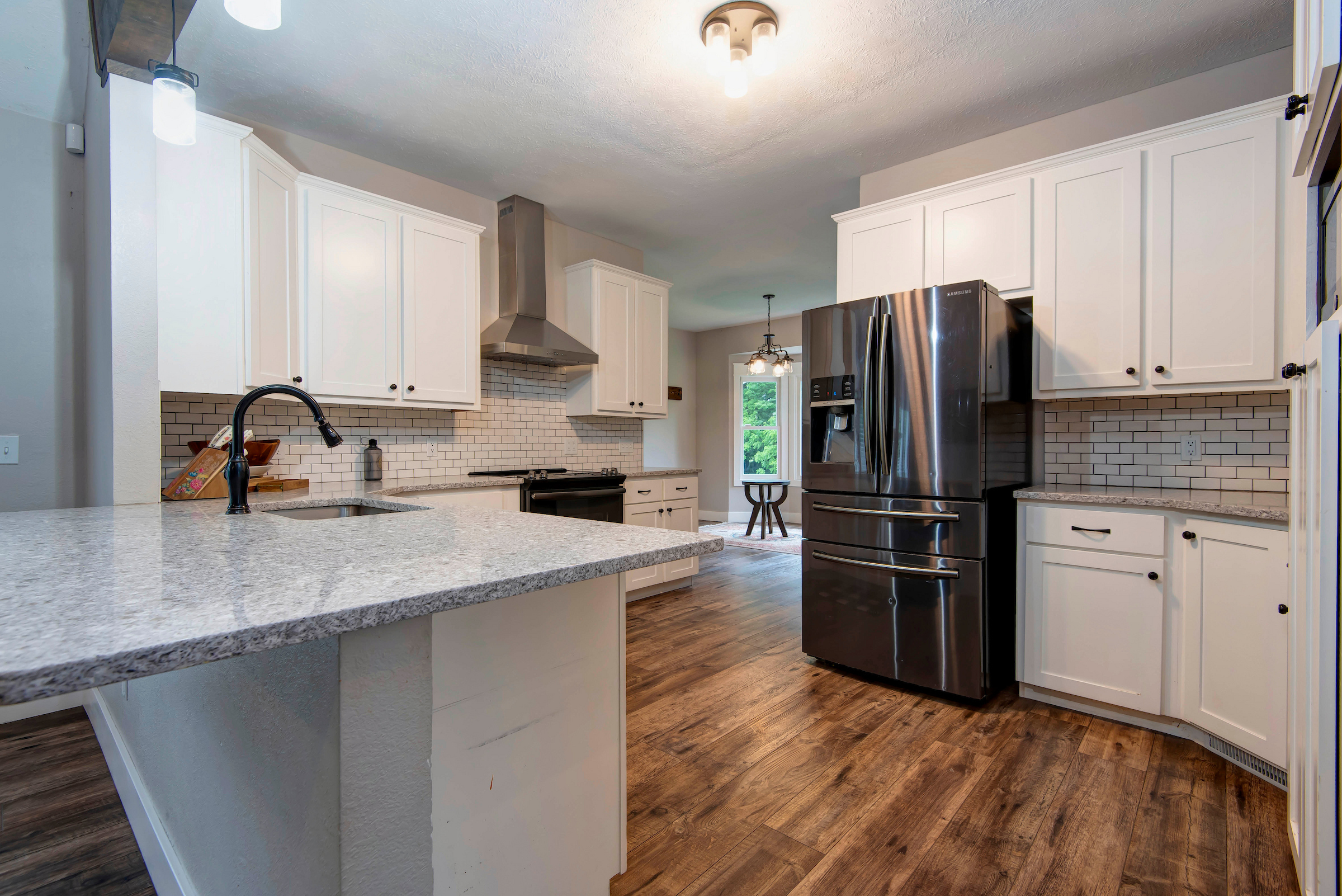 Springfield, Missouri, 65803, United States, 5 Bedrooms Bedrooms, ,3 BathroomsBathrooms,Residential,For Sale,2049332