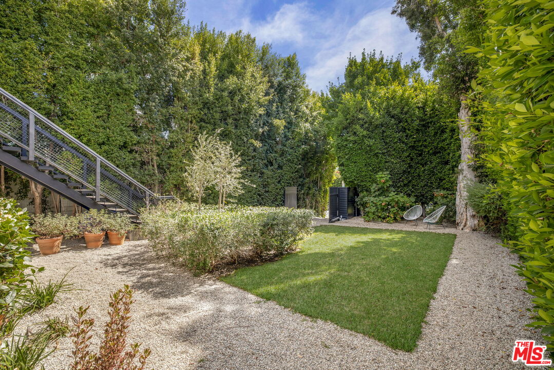 West Hollywood, California, 90048, United States, 3 Bedrooms Bedrooms, ,1 BathroomBathrooms,Residential,For Sale,1993483