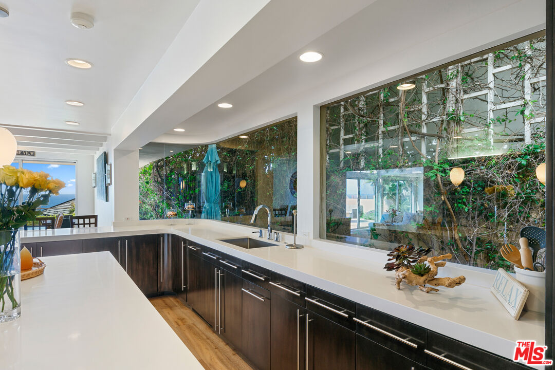 Malibu, California, 90265, United States, 3 Bedrooms Bedrooms, ,4 BathroomsBathrooms,Residential,For Sale,1807694