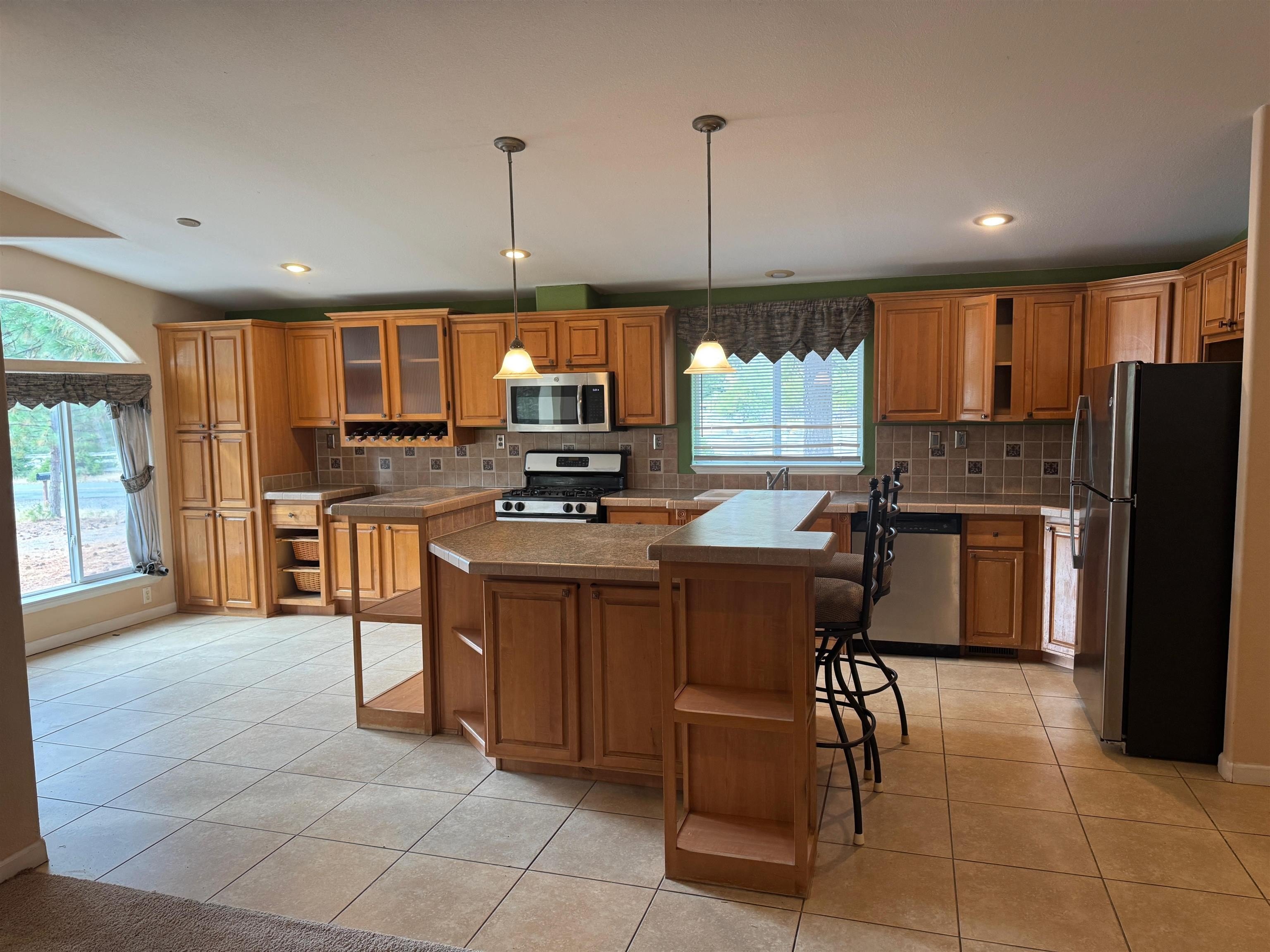 Mt Shasta, California, 96067, United States, 3 Bedrooms Bedrooms, ,2 BathroomsBathrooms,Residential,For Sale,1974393