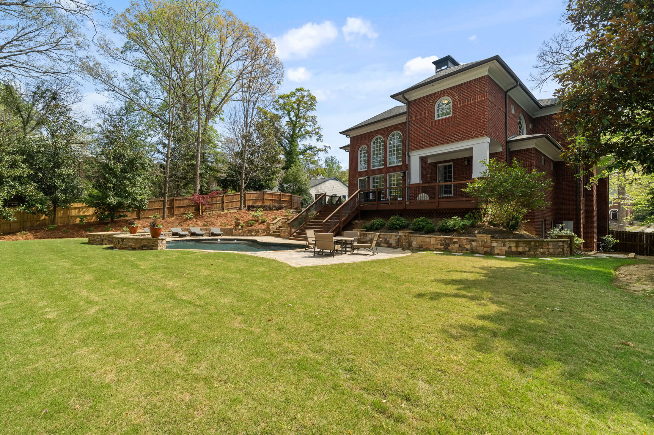  Extraordinary Druid Hills Brick Home with a Resort-caliber Backyard - 物件實景
