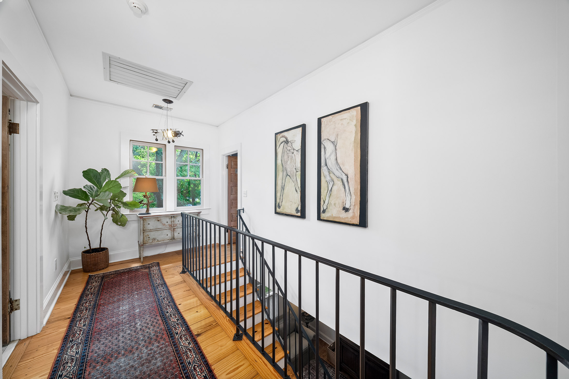  Captivating 1920s Farmhouse in Berkeley Park - 物件實景