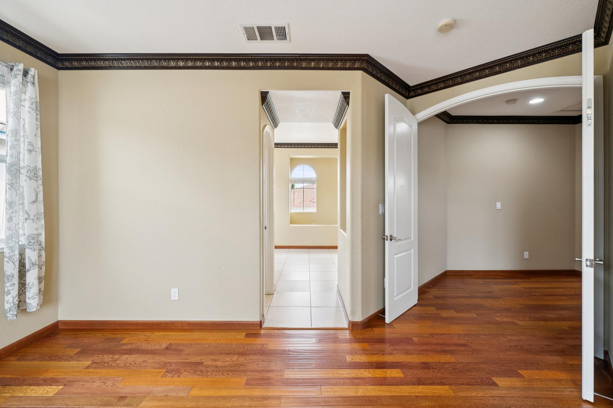  Gorgeous Two-Story Oakley Home - 物件實景