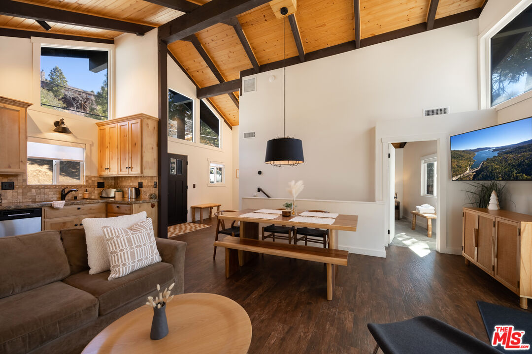 Big Bear Lake, California, 92315, United States, 3 Bedrooms Bedrooms, ,1 BathroomBathrooms,Residential,For Sale,2000998