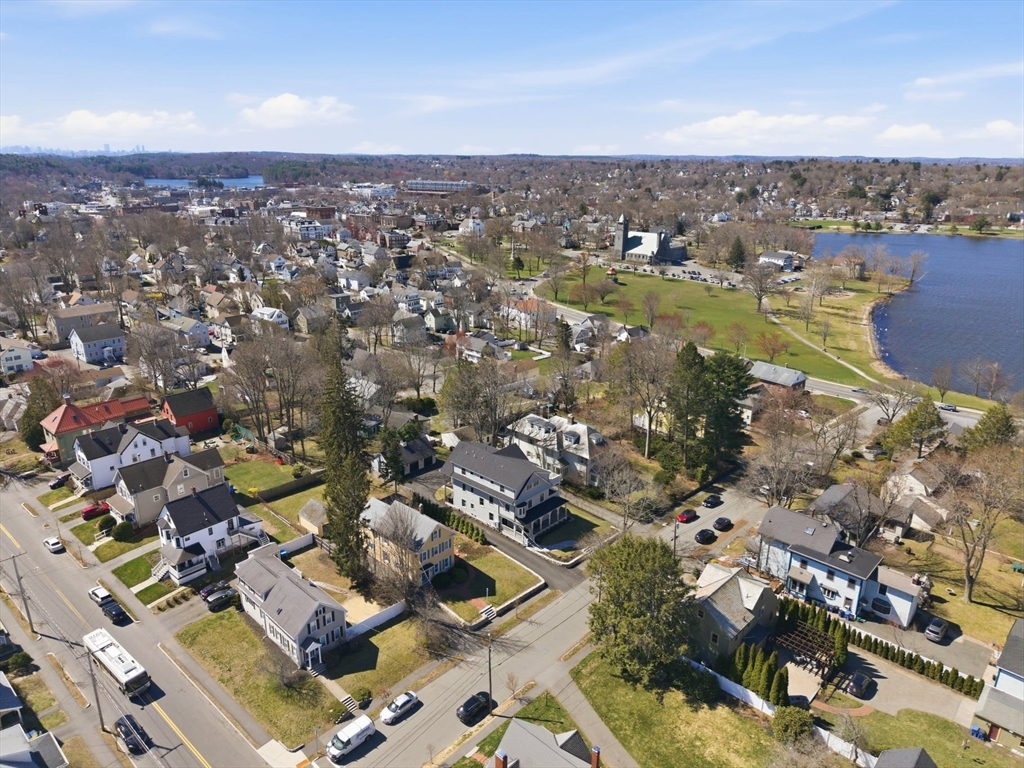 Wakefield, Massachusetts, 01880, United States, 2 Bedrooms Bedrooms, ,3 BathroomsBathrooms,Residential,For Sale,2036926