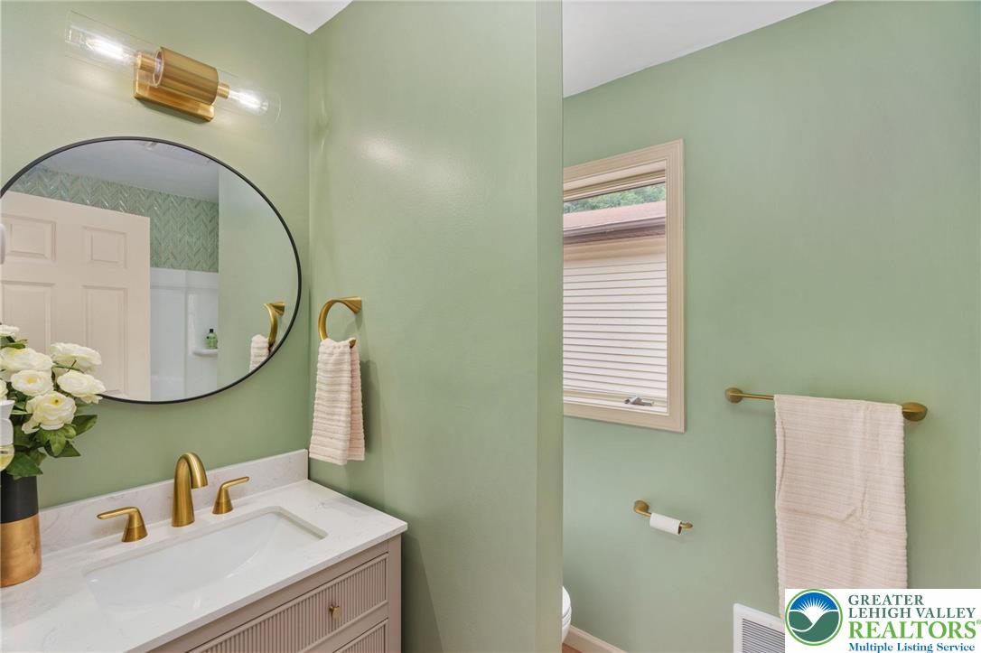 Washington Twp, Pennsylvania, 18080, United States, 3 Bedrooms Bedrooms, ,3 BathroomsBathrooms,Residential,For Sale,1984610