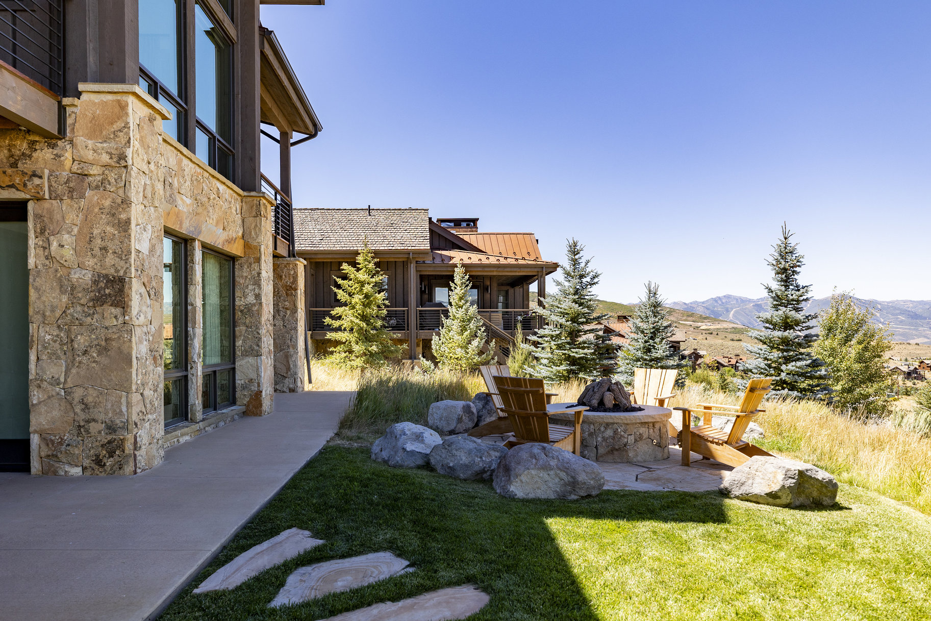  Panoramic Views From This Gorgeous 4-Bedroom Cabin Home at Victory Ranch - 物件實景